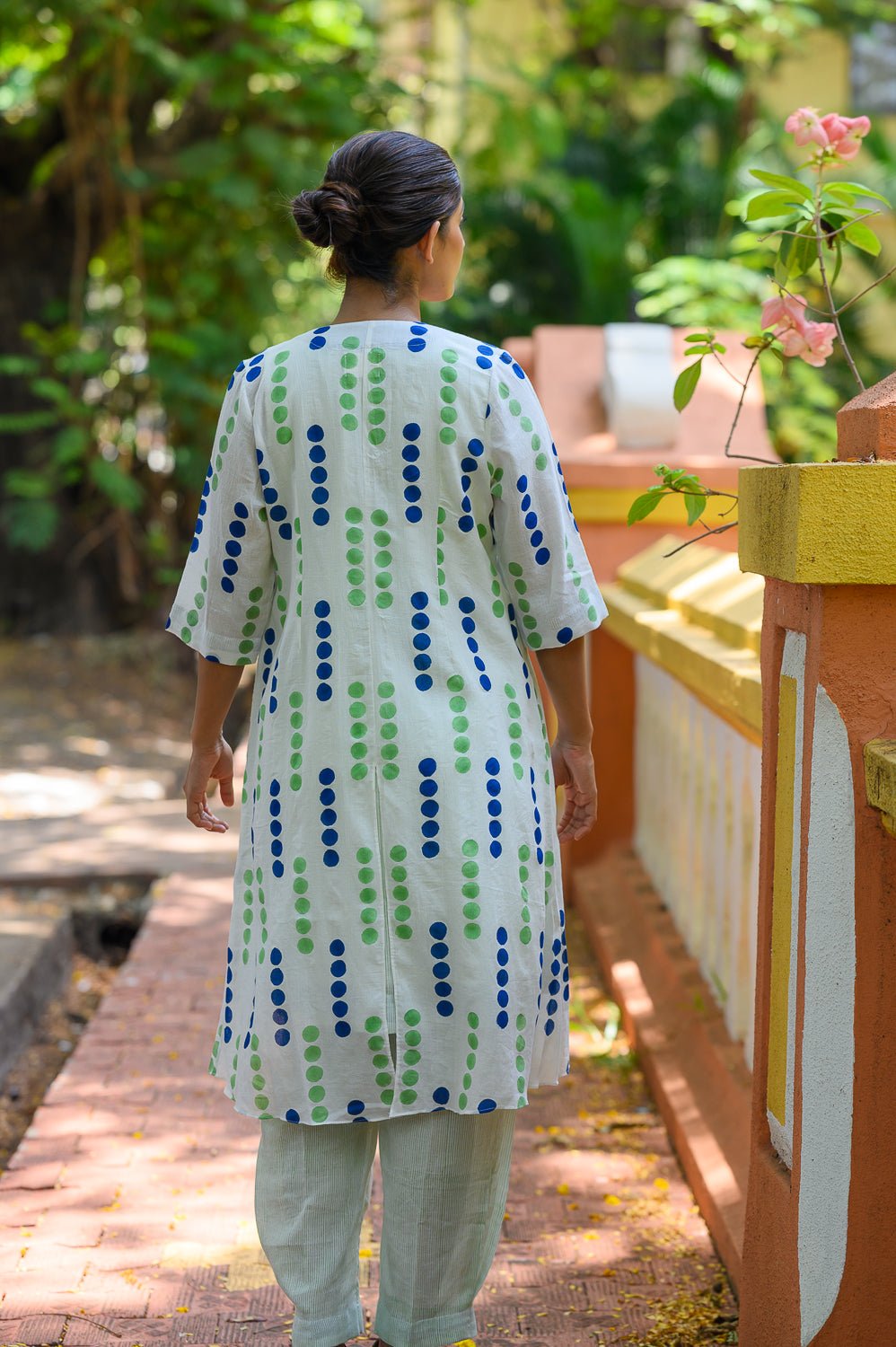 Esmeralda Dot Art Overlay - CiceroniJacketsRaga & Co.