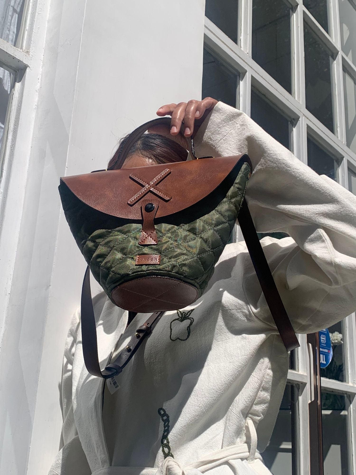 Forest Criss Cross Bucket Tote - CiceroniSling BagStudio Kassa