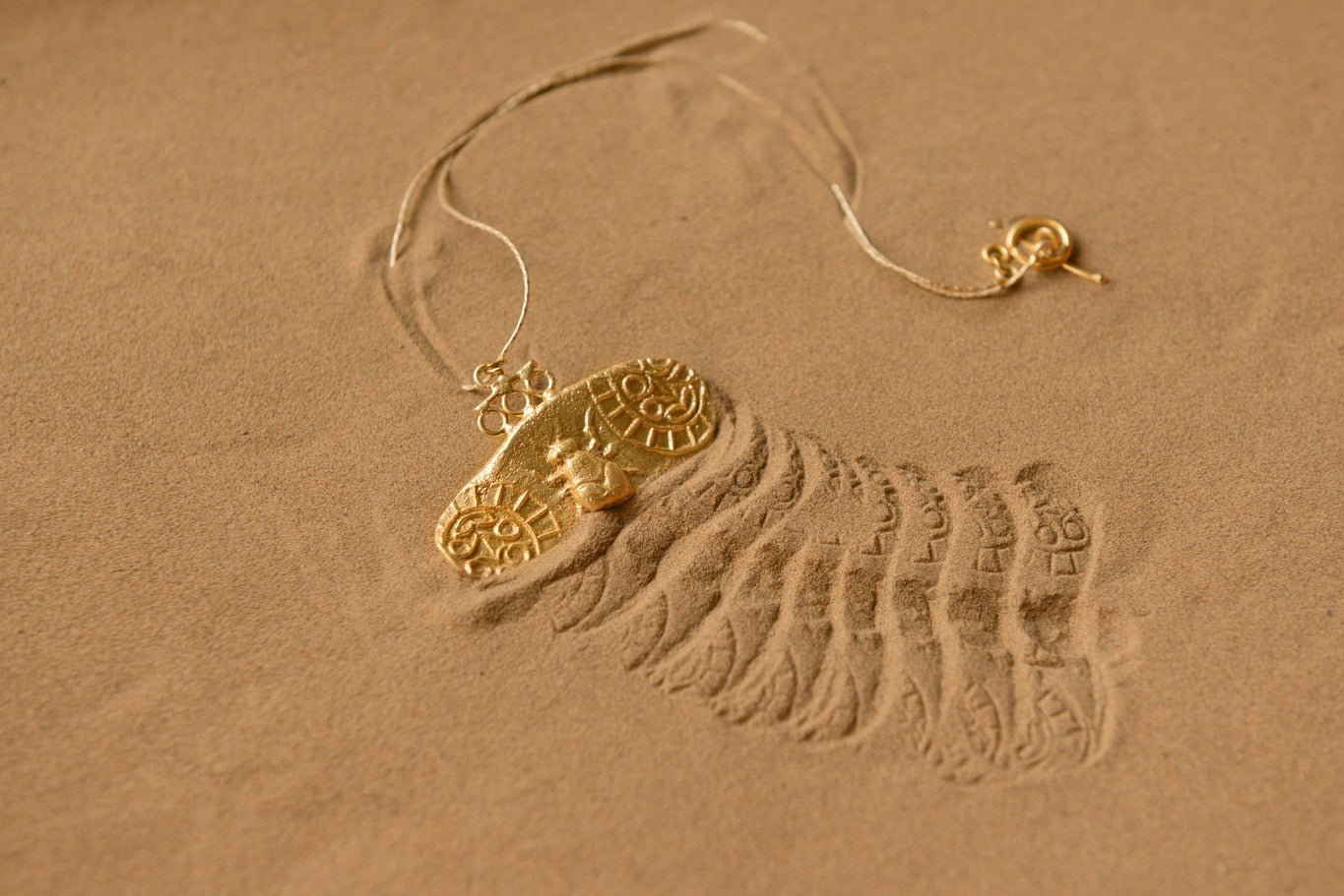 Fossil Pendant - Bugs Elongated - CiceroniPendantStudio Kassa