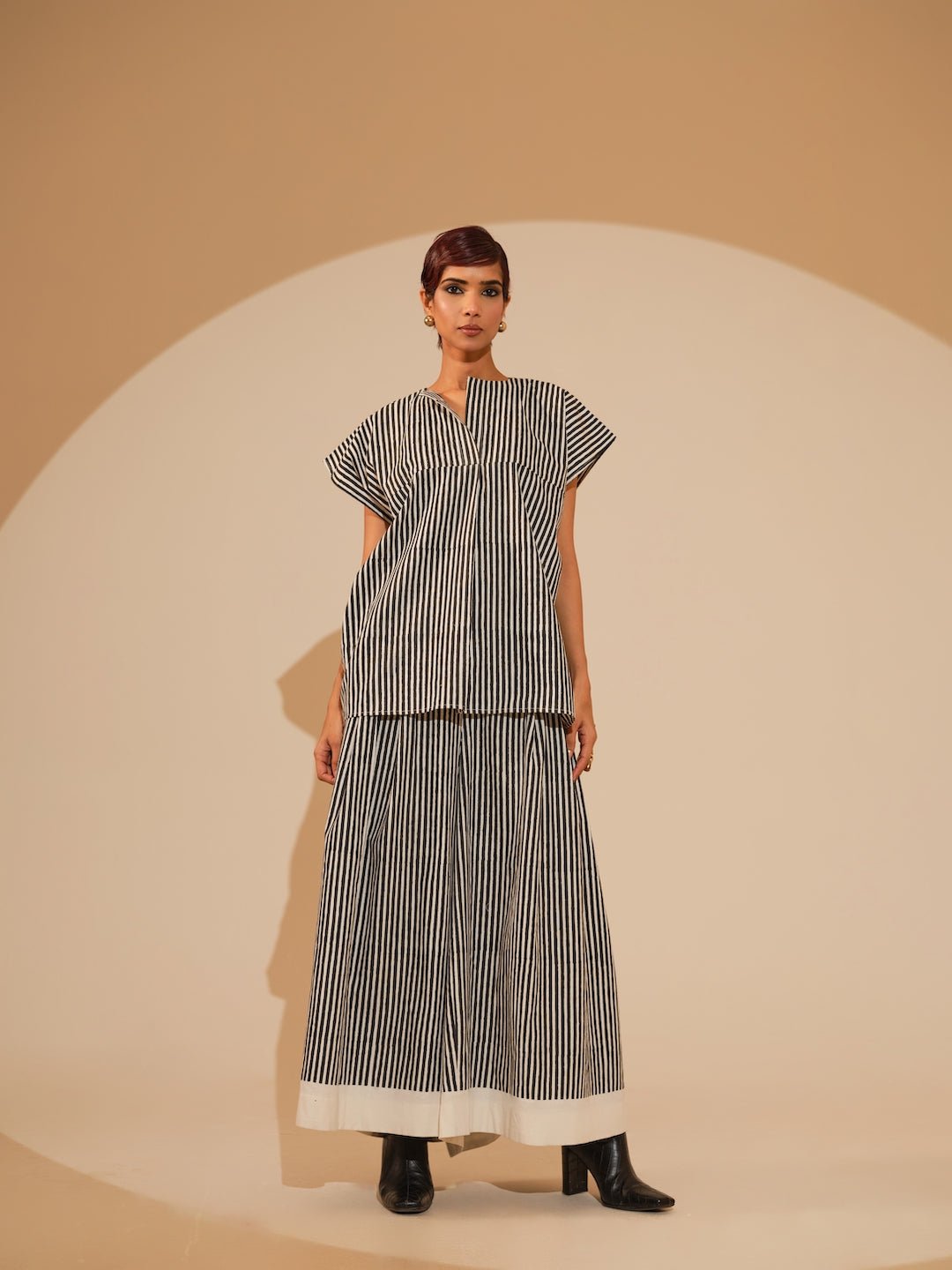 Gale Top - Natural and Black - CiceroniTopsStoique