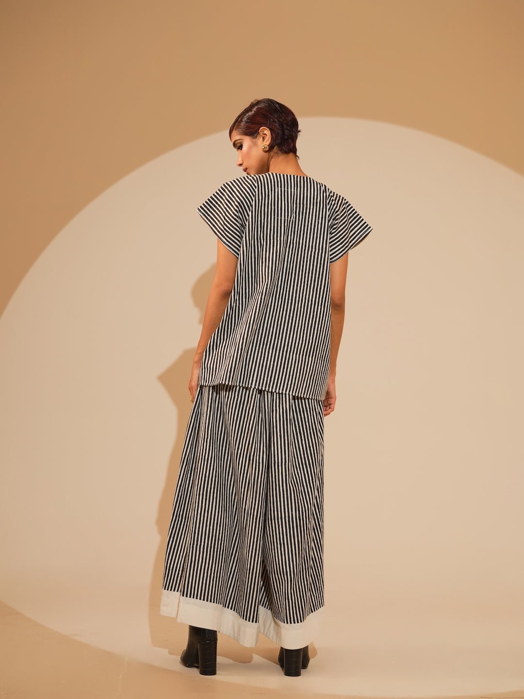 Gale Top - Natural and Black - CiceroniTopsStoique