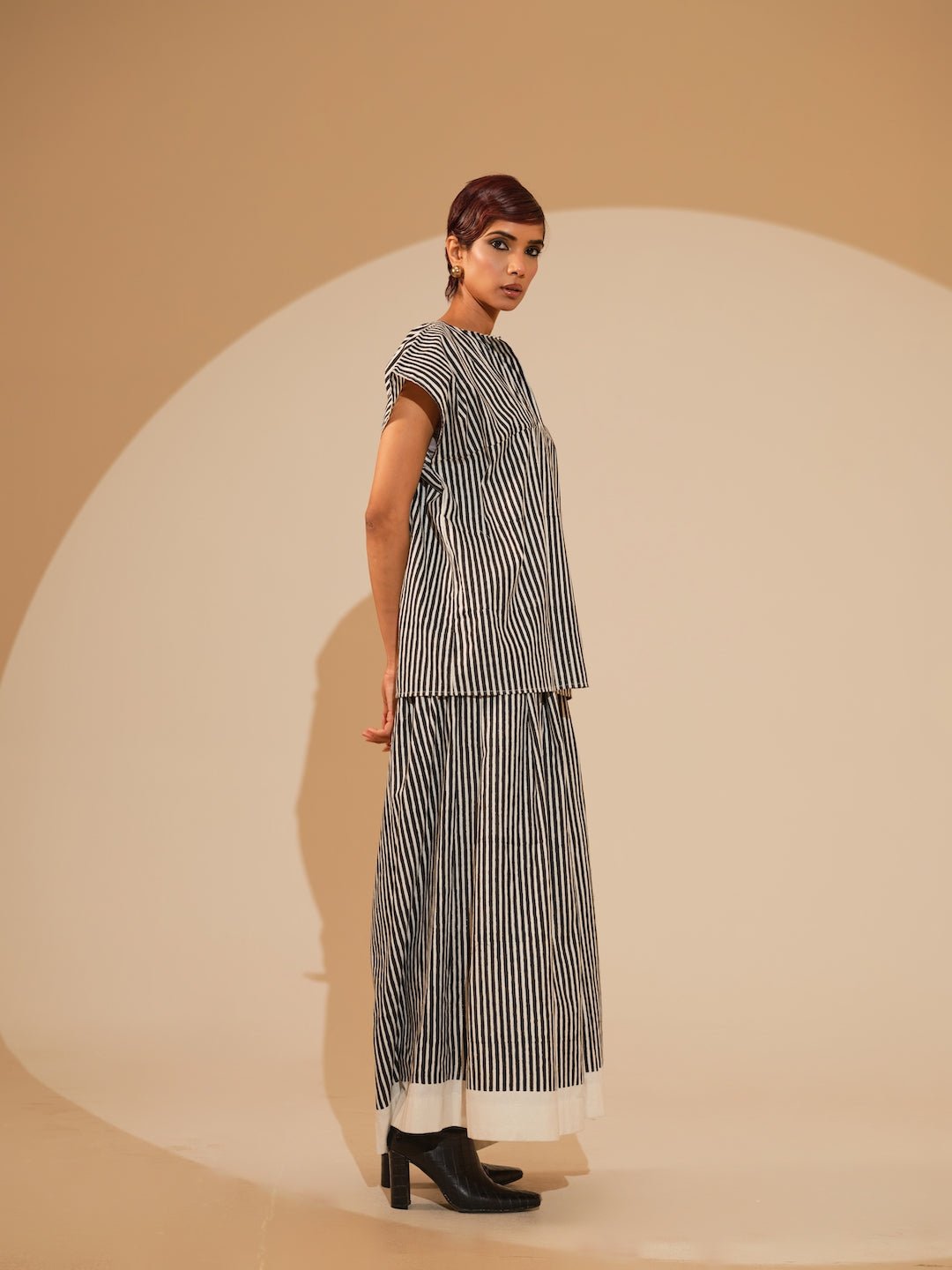 Gale Top - Natural and Black - CiceroniTopsStoique