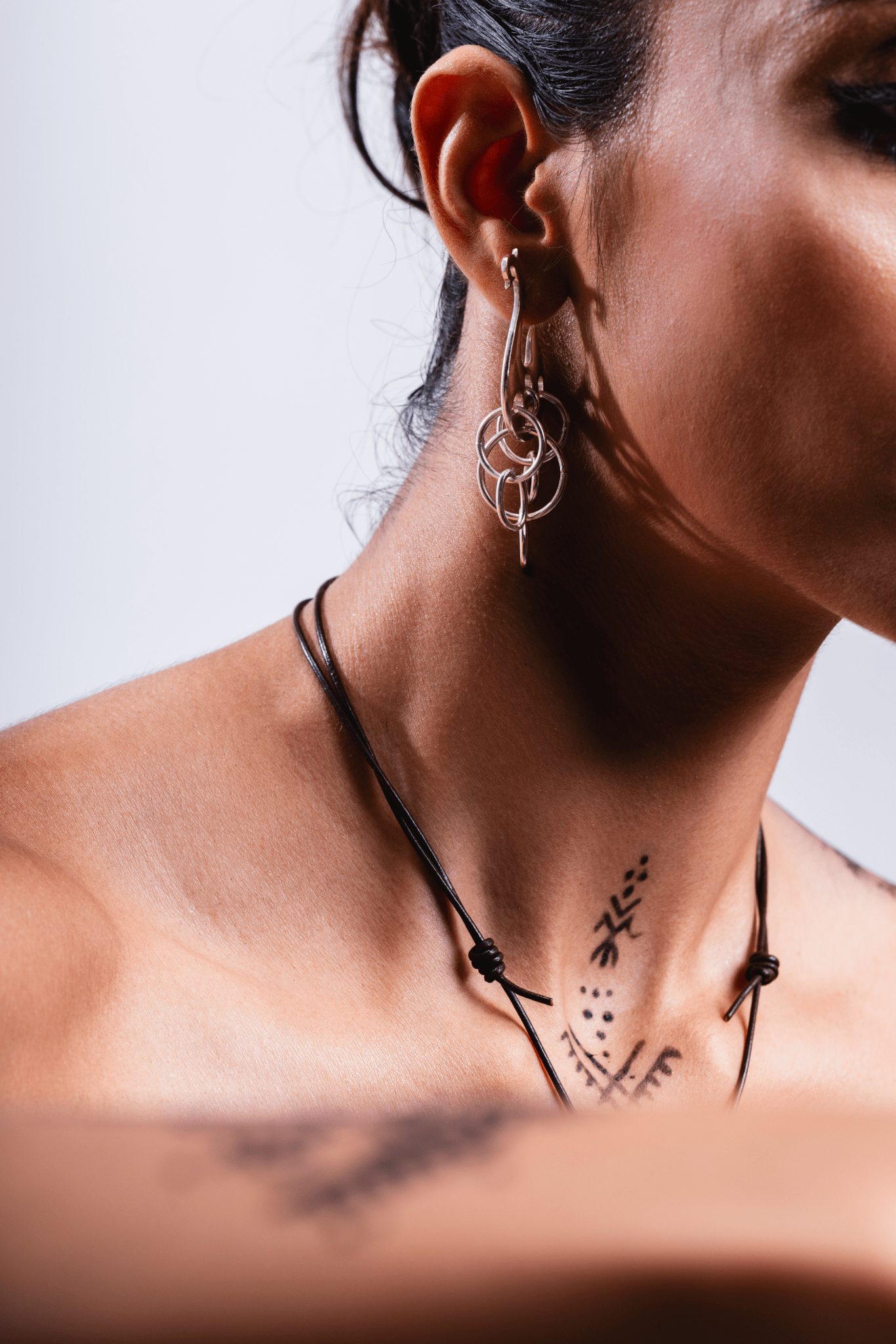 Gold Swan Link Danglers - CiceroniEarringUnbent