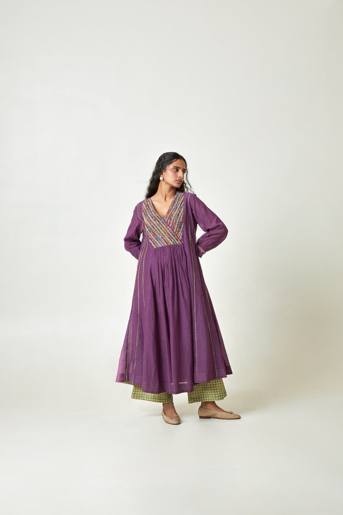 Grape Sun Embroidered Kurta Set - CiceroniKurta SetPants and Pajamas