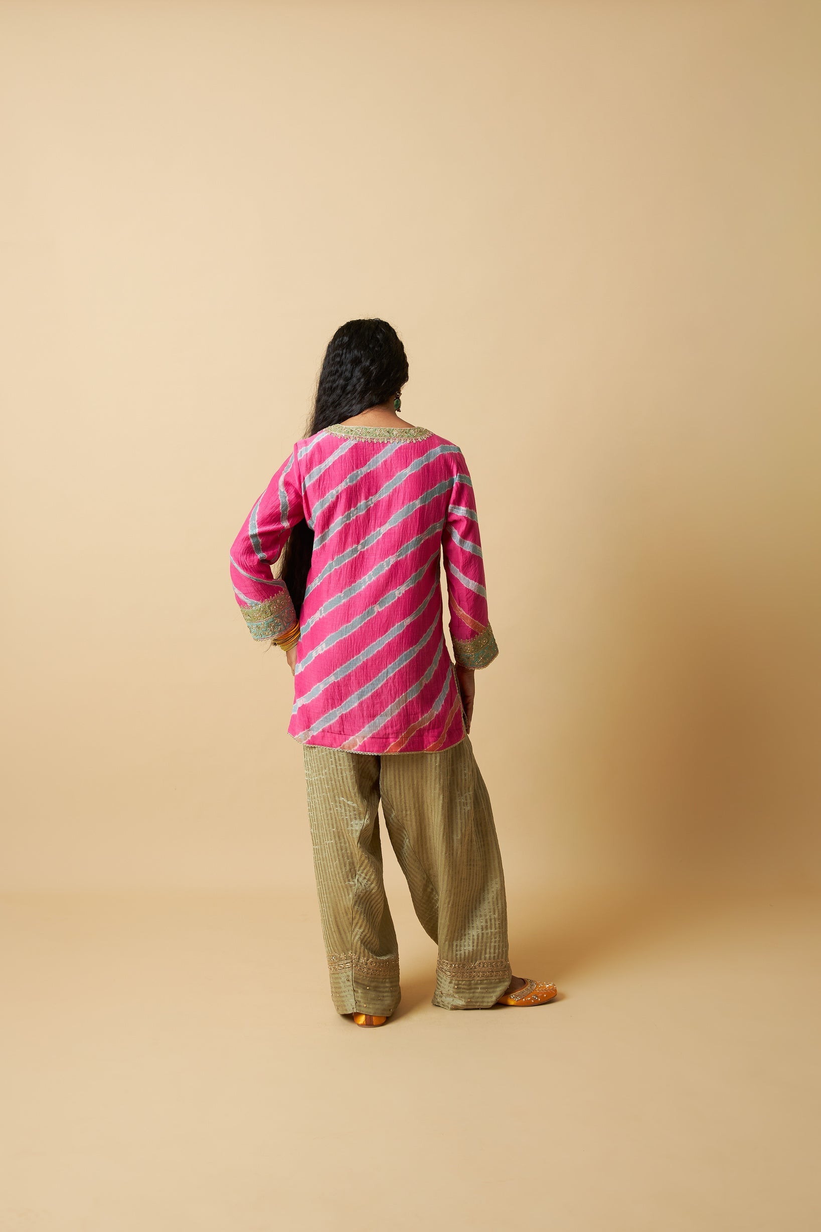 Gulnaar Gulabi Embroidered Kurta Set- Set of 3 - CiceroniKurta Set, Festive WearPants and Pajamas
