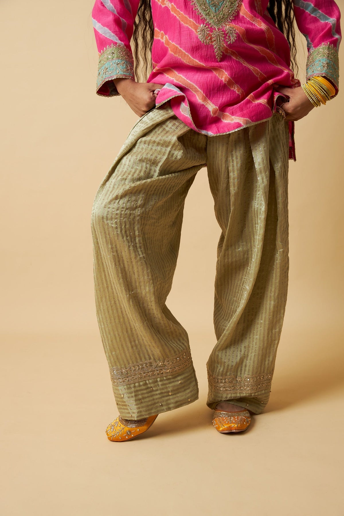 Gulnaar Gulabi Embroidered Kurta Set- Set of 3 - CiceroniKurta Set, Festive WearPants and Pajamas