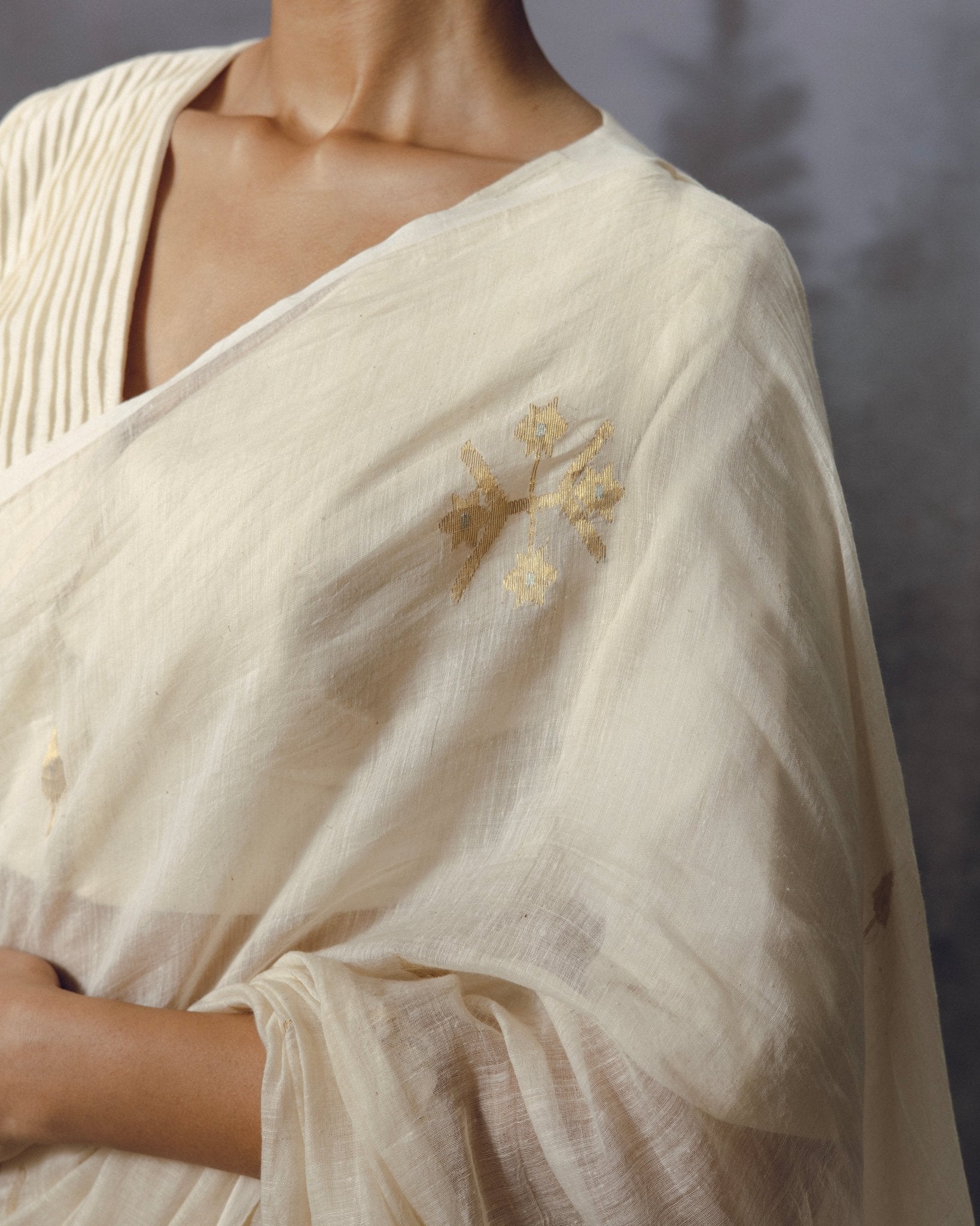 Gulnaz White Saree - CiceroniSareeGulmohar Calcutta