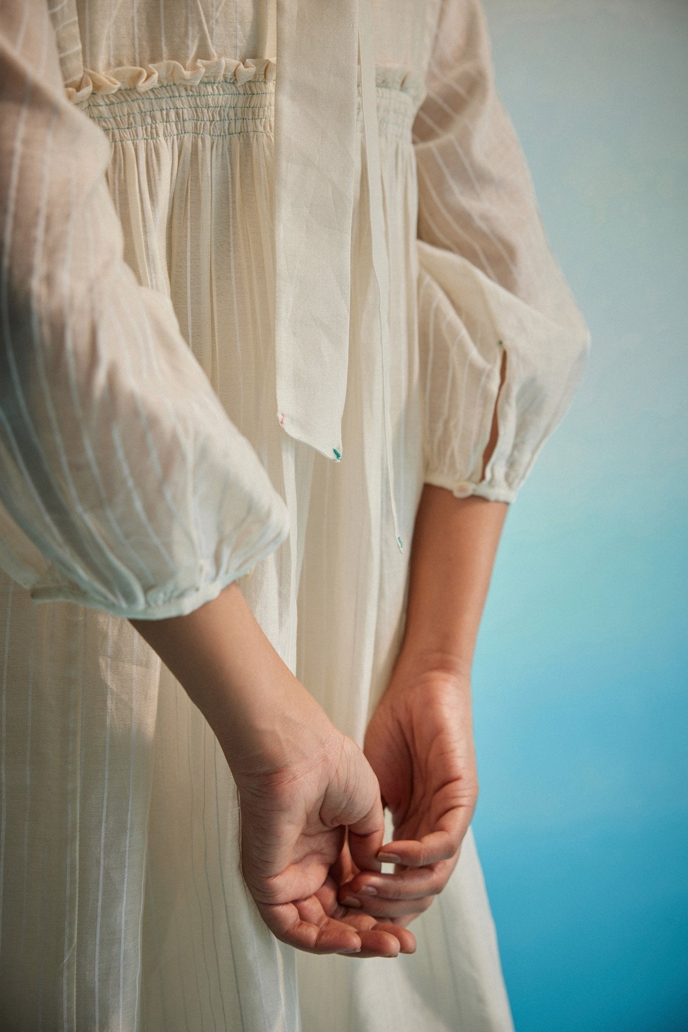 Hakanai Square Sleeve Top - CiceroniTopsAhmev