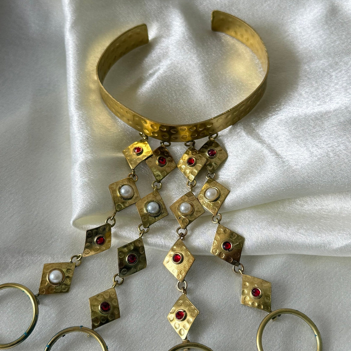 Hand Harness - CiceroniHand AccessoryBy Nirjari