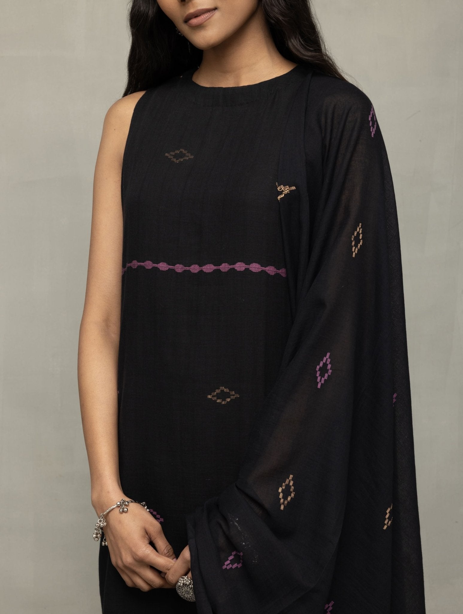 Handloom Black Pure Cotton Yantra Zari Jamdani Kurta Set With Dupatta - CiceroniKurta Set, Everyday WearSutra Art of Clothing