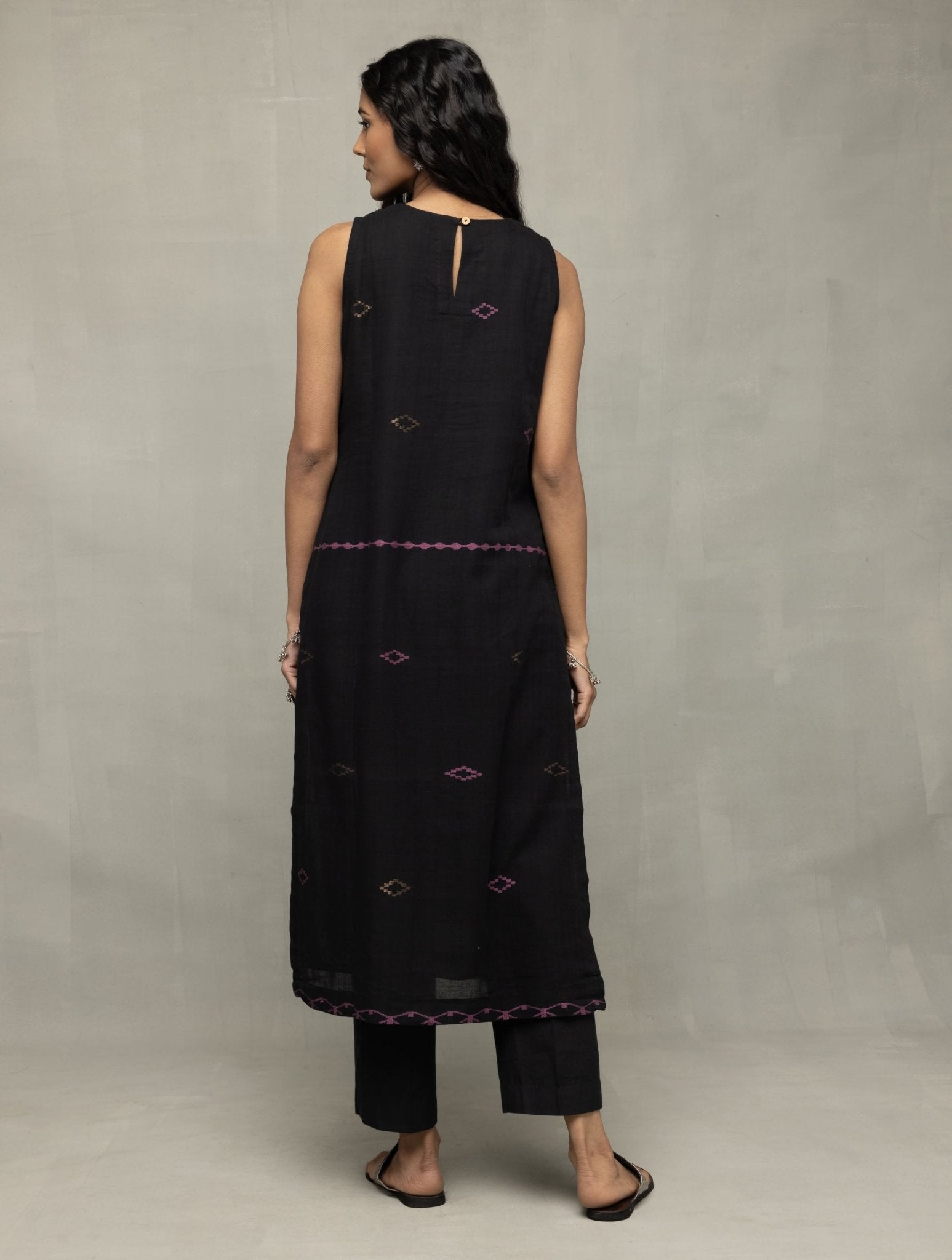 Handloom Black Pure Cotton Yantra Zari Jamdani Kurta Set With Dupatta - CiceroniKurta Set, Everyday WearSutra Art of Clothing