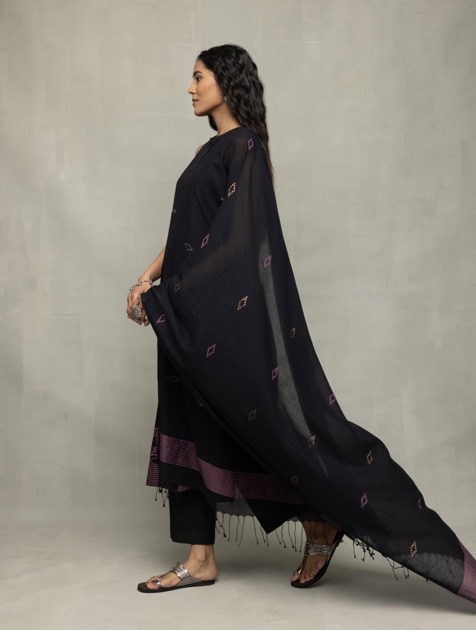 Handloom Black Pure Cotton Yantra Zari Jamdani Kurta Set With Dupatta - CiceroniKurta Set, Everyday WearSutra Art of Clothing