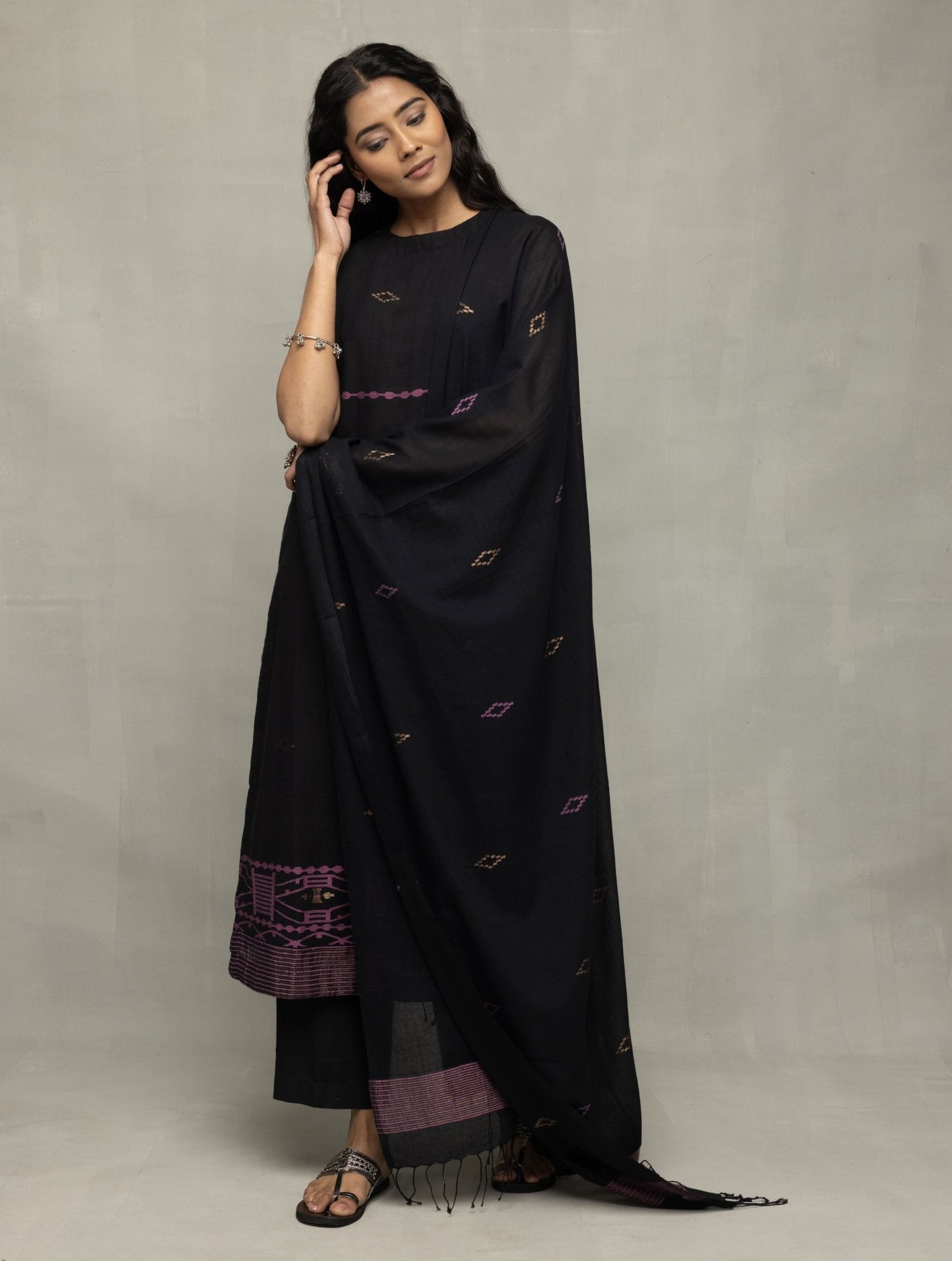 Handloom Black Pure Cotton Yantra Zari Jamdani Kurta Set With Dupatta - CiceroniKurta Set, Everyday WearSutra Art of Clothing