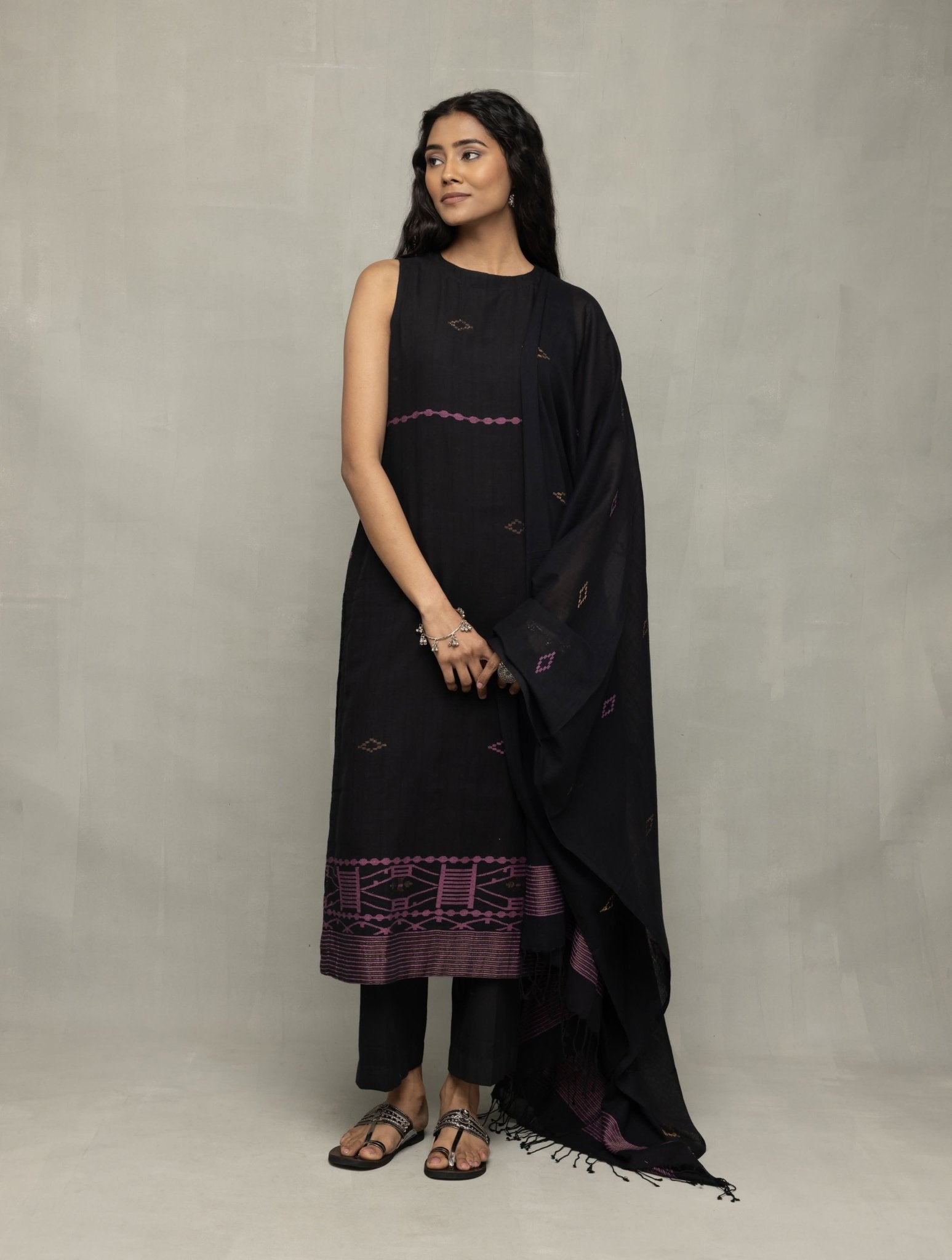 Handloom Black Pure Cotton Yantra Zari Jamdani Kurta Set With Dupatta - CiceroniKurta Set, Everyday WearSutra Art of Clothing