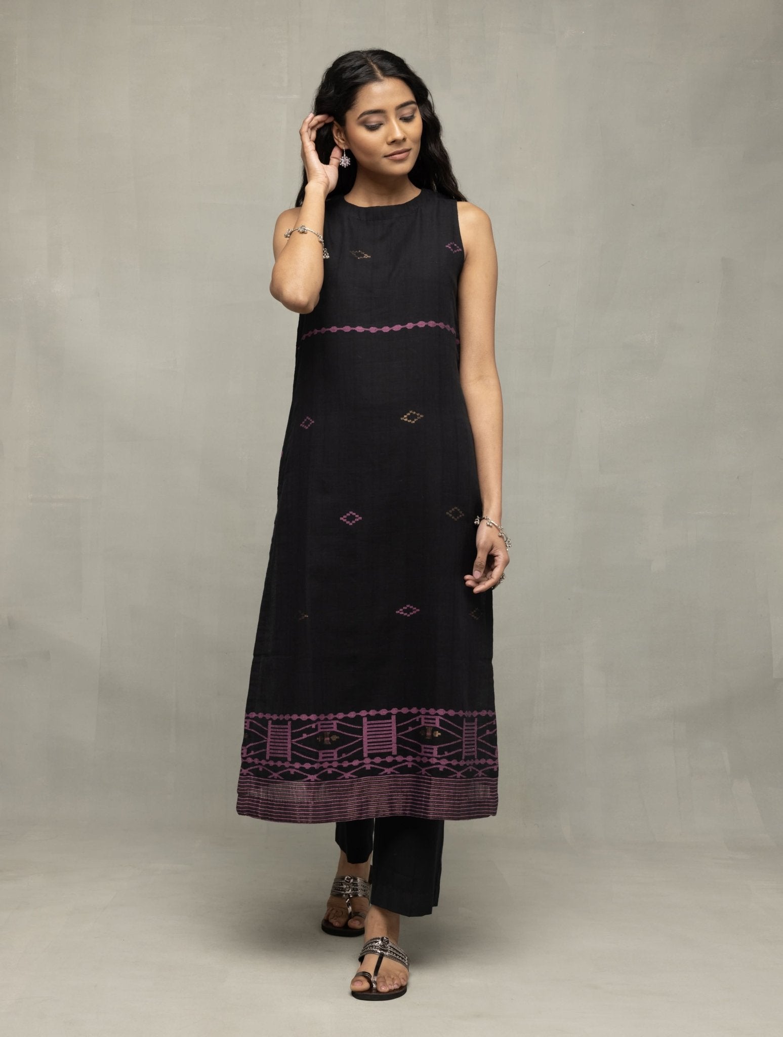 Handloom Black Pure Cotton Yantra Zari Jamdani Kurta Set With Dupatta - CiceroniKurta Set, Everyday WearSutra Art of Clothing