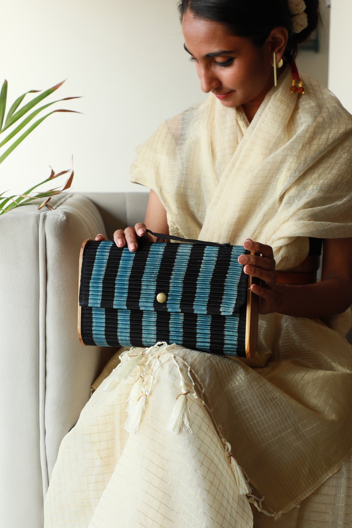 Harir Upcycled Capsule Clutch - CiceroniClutchLukka Chuppi