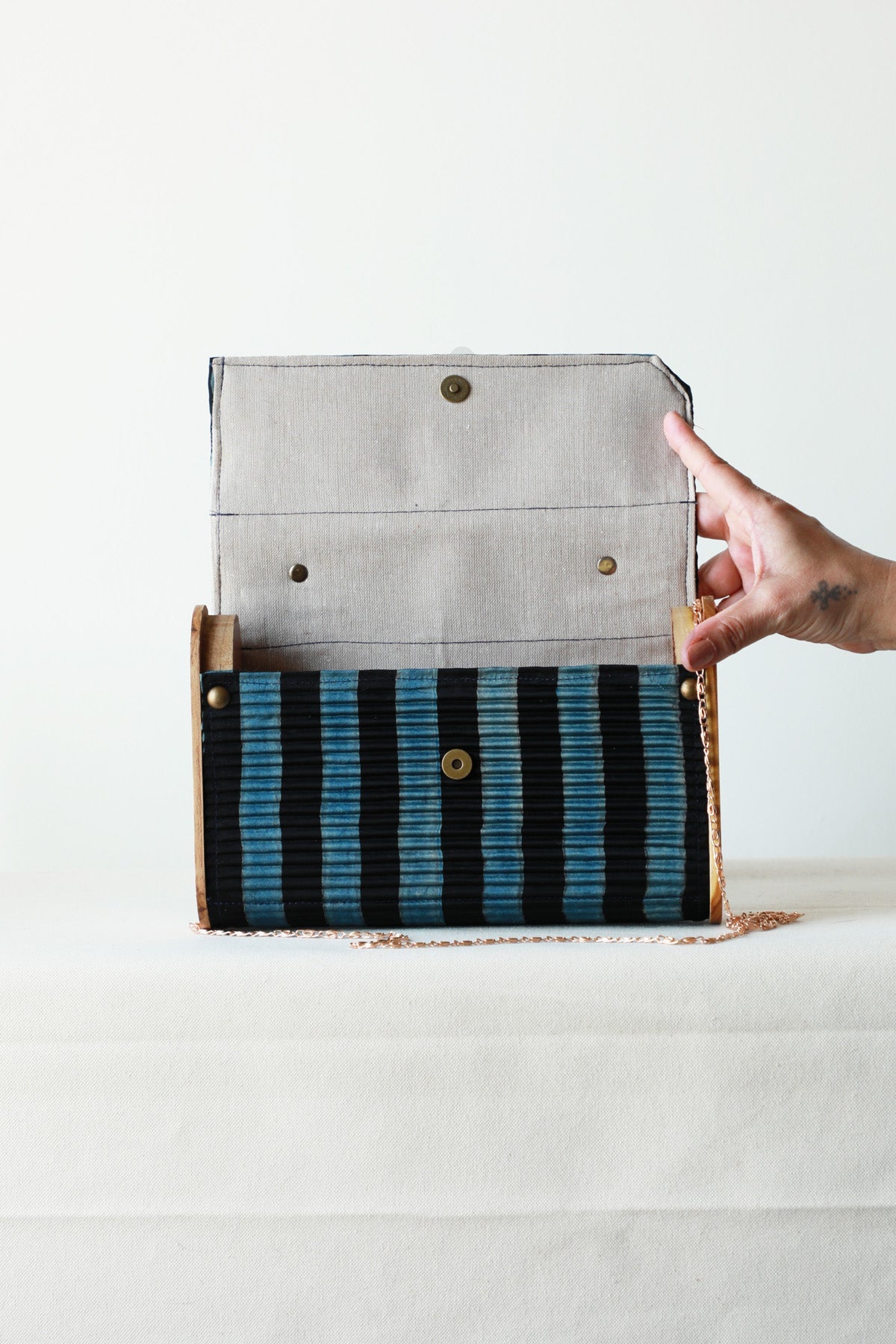 Harir Upcycled Capsule Clutch - CiceroniClutchLukka Chuppi