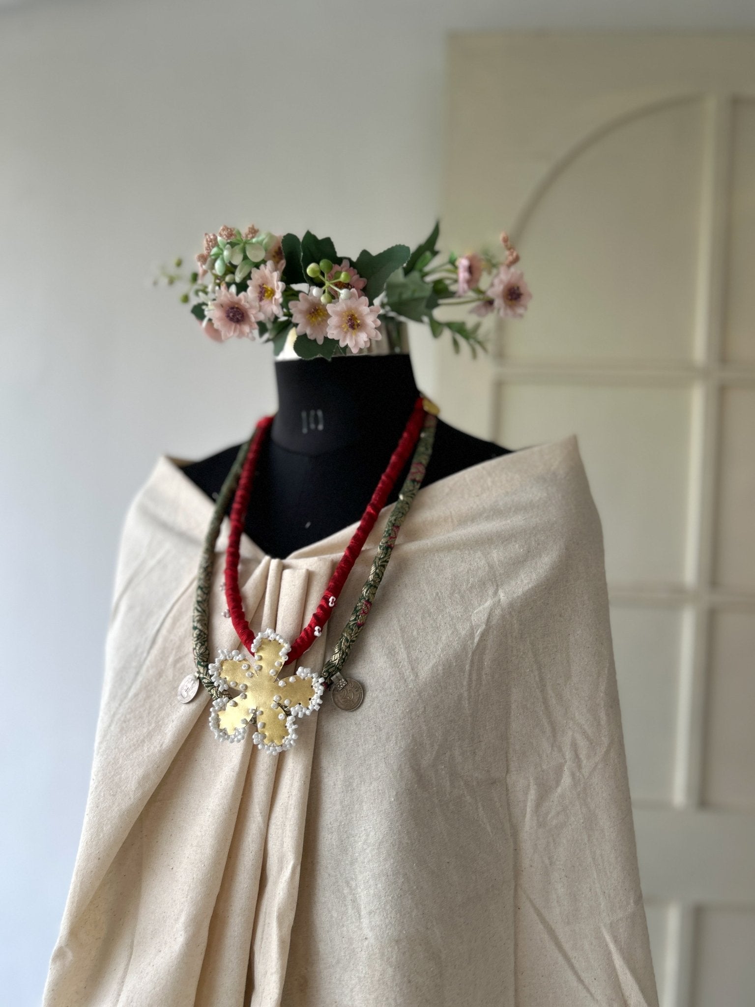 Harmony - Flower Necklace - CiceroniNeckpieceBy Nirjari