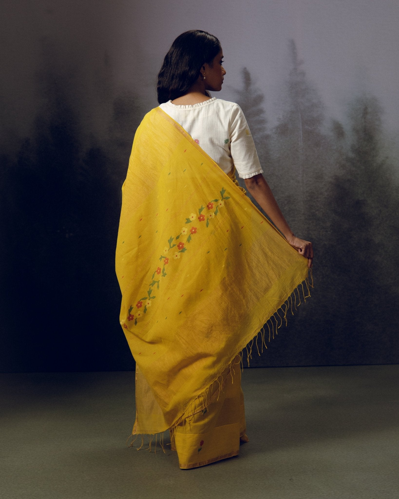 Holud Phool Saree - CiceroniSareeGulmohar Calcutta