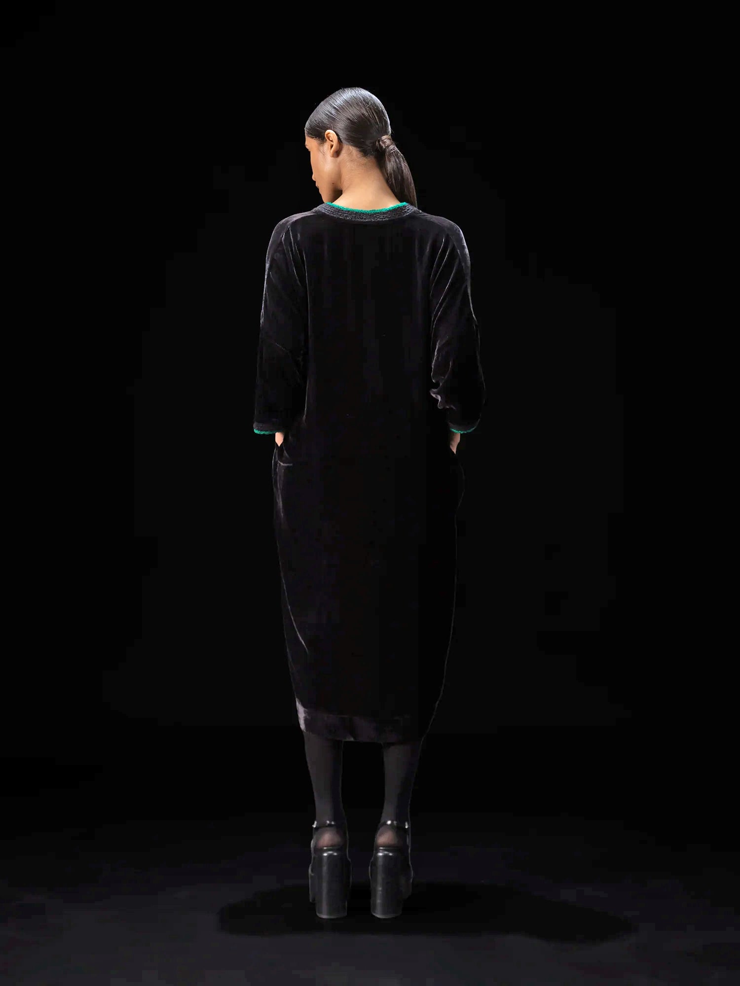 Hoop Black Kaftan - CiceroniKaftanShades of India