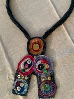 Horseshoe Neckpiece - Multicolor - CiceroniNeckpieceNine Lives
