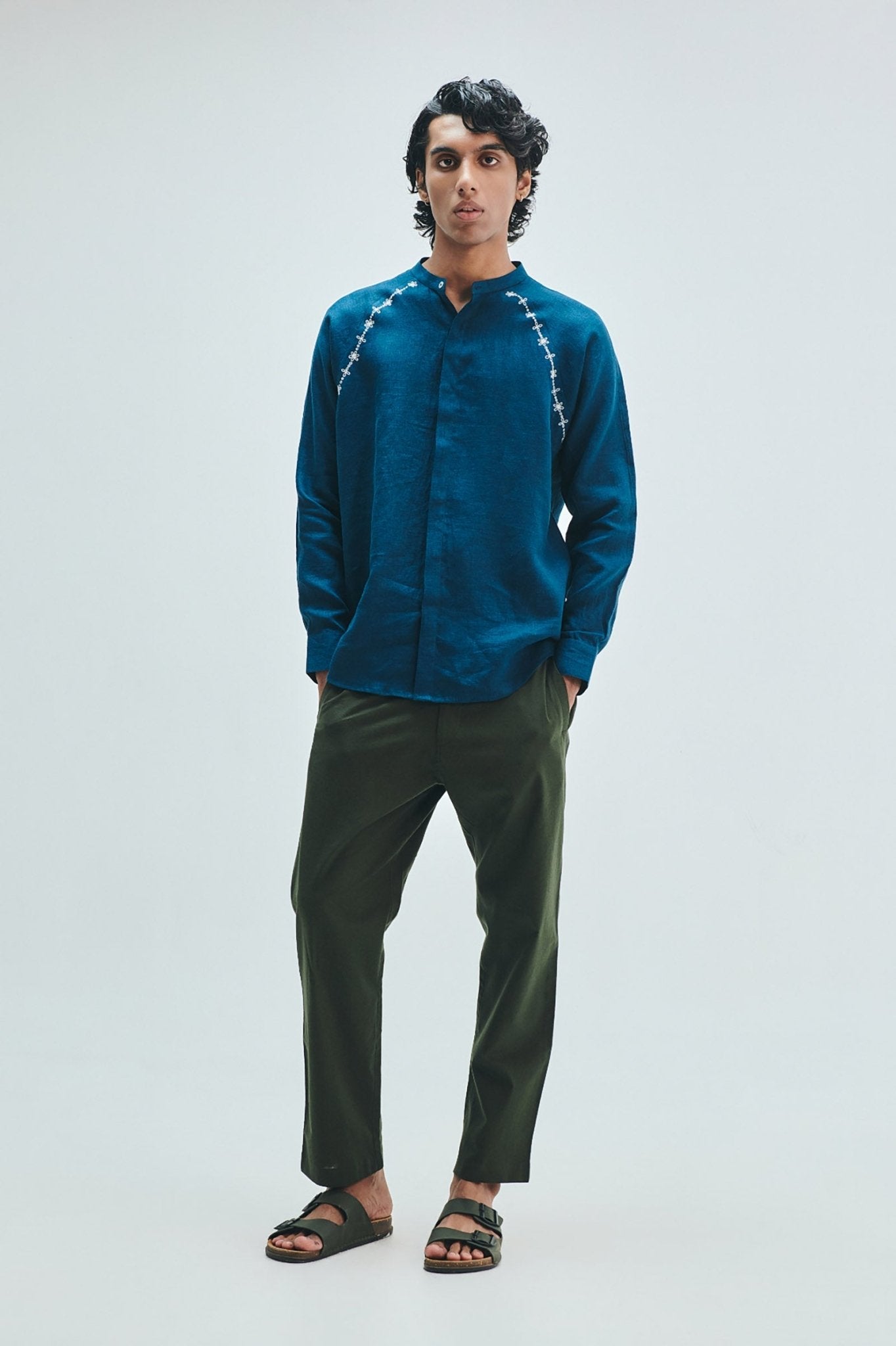 Indigo Linen Embroidered Men's Raglan Shirt - CiceroniShirtSaphed