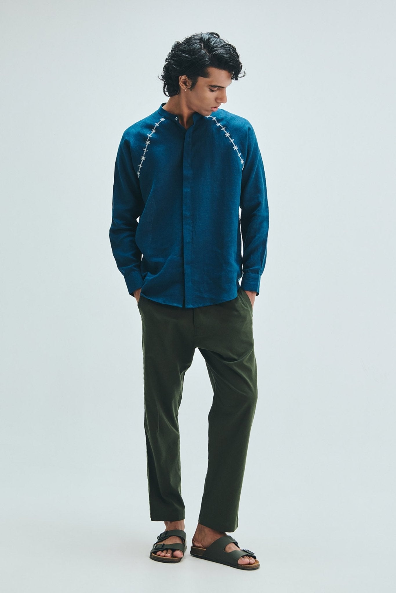 Indigo Linen Embroidered Men's Raglan Shirt - CiceroniShirtSaphed