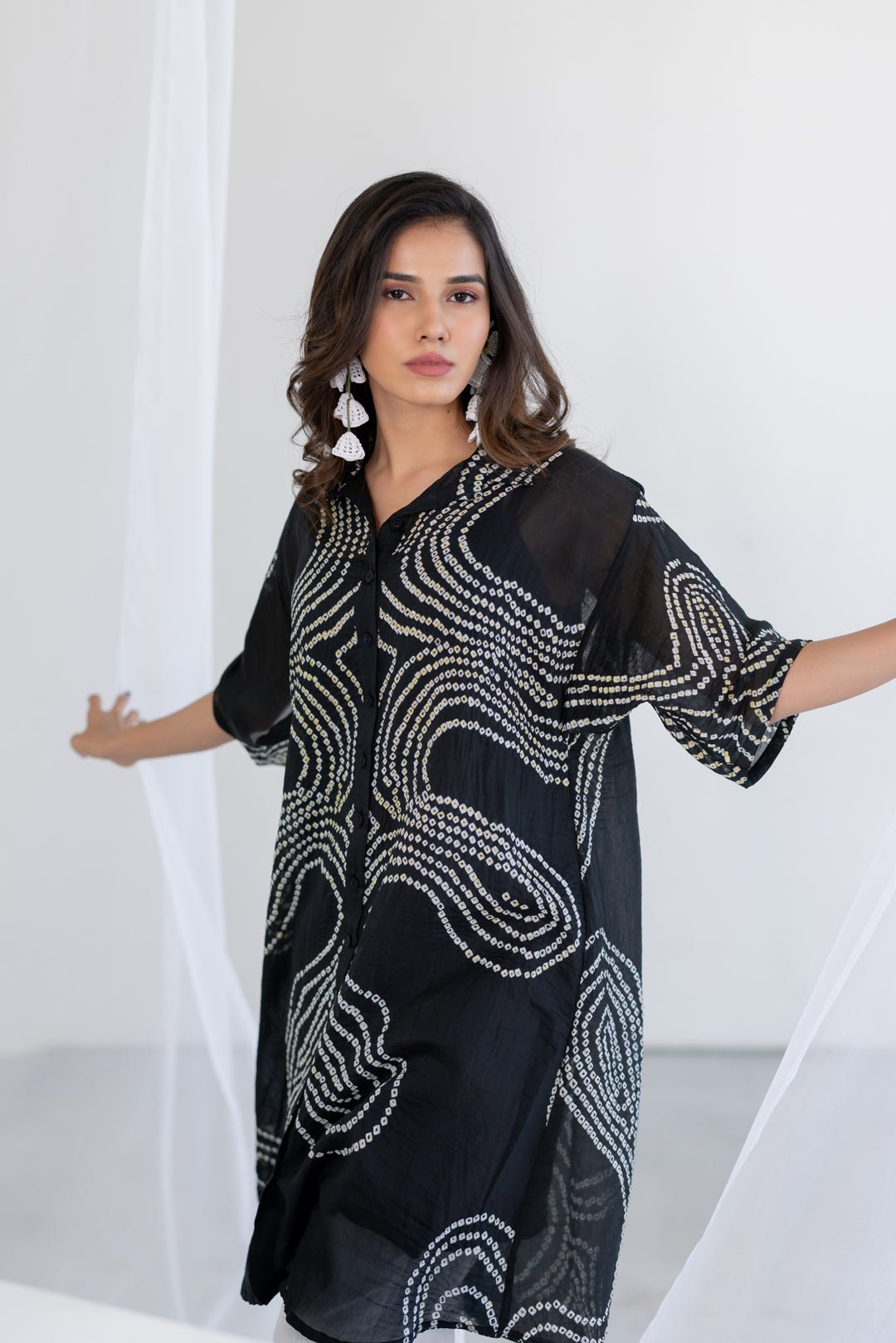 Ink Black Waves Tunic - CiceroniTunicsSilai Studio