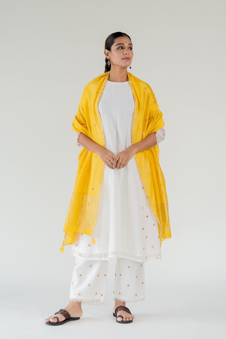 Ivory Fiza Kurta Set with Ayra Odhani - CiceroniKurta Set, Festive WearNirjara