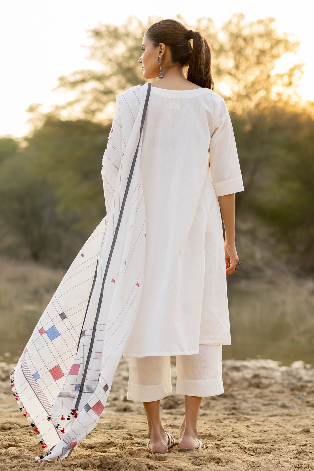 Ivory Grace Kurta Set with Jaamdani Dupatta - CiceroniKurta Set, Everyday WearMaidaan