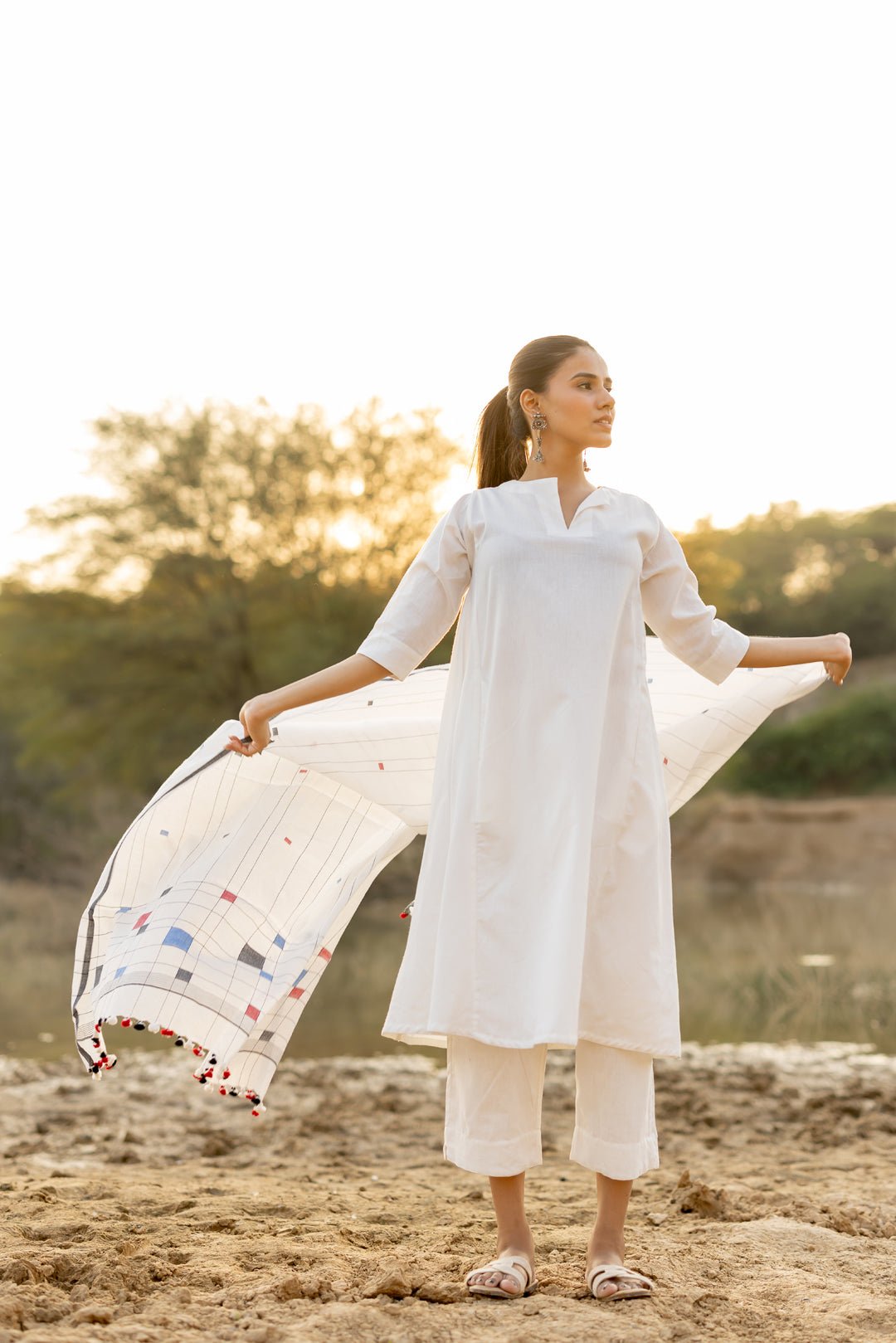 Ivory Grace Kurta Set with Jaamdani Dupatta - CiceroniKurta Set, Everyday WearMaidaan
