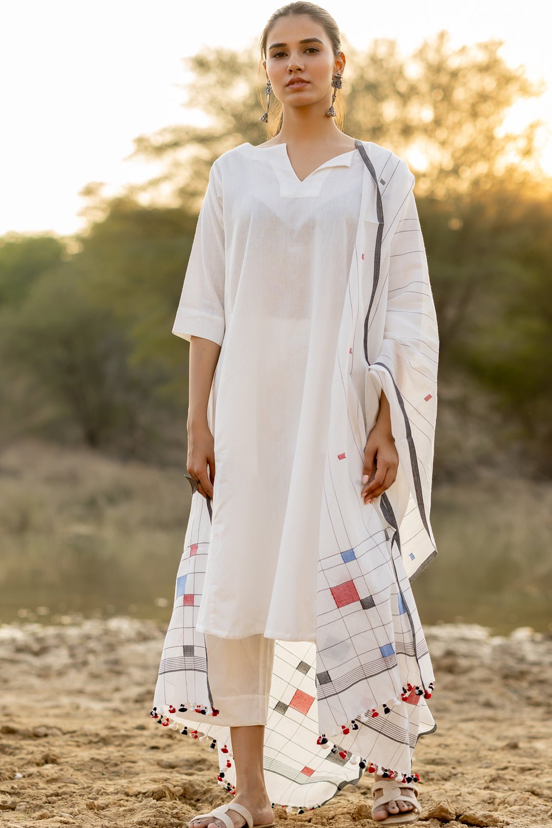 Ivory Grace Kurta Set with Jaamdani Dupatta - CiceroniKurta Set, Everyday WearMaidaan