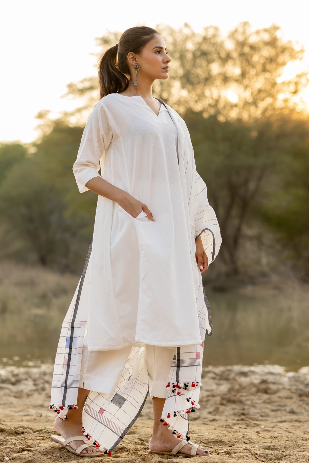 Ivory Grace Kurta Set with Jaamdani Dupatta - CiceroniKurta Set, Everyday WearMaidaan