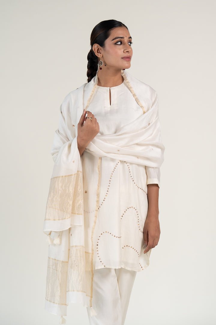 Ivory Mehr Kurta Set with Ayra Odhani - CiceroniKurta Set, Festive WearNirjara