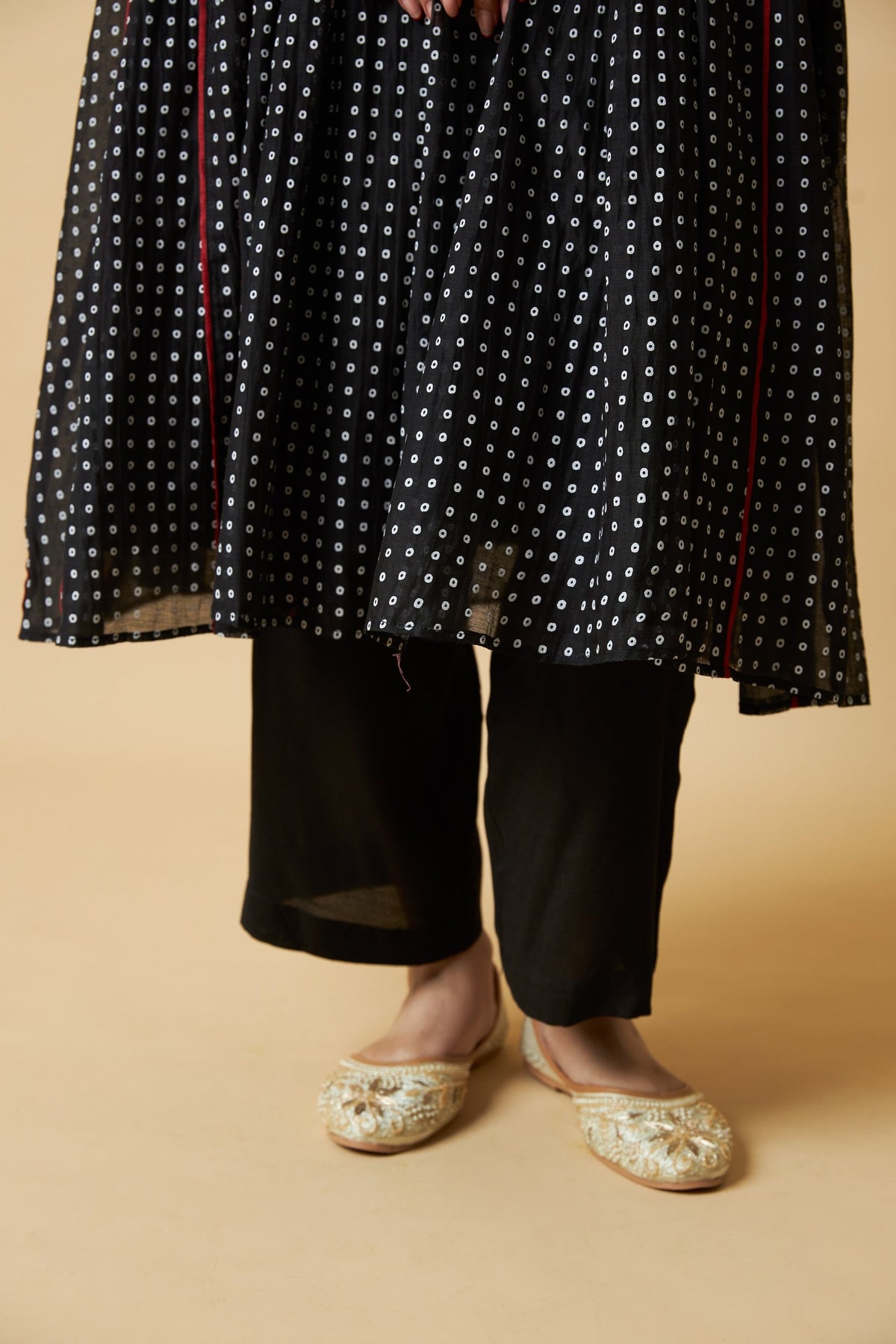 Kaali Phuljhadi Embroidered Kurta Set- Set of 3 - CiceroniKurta Set, Festive WearPants and Pajamas