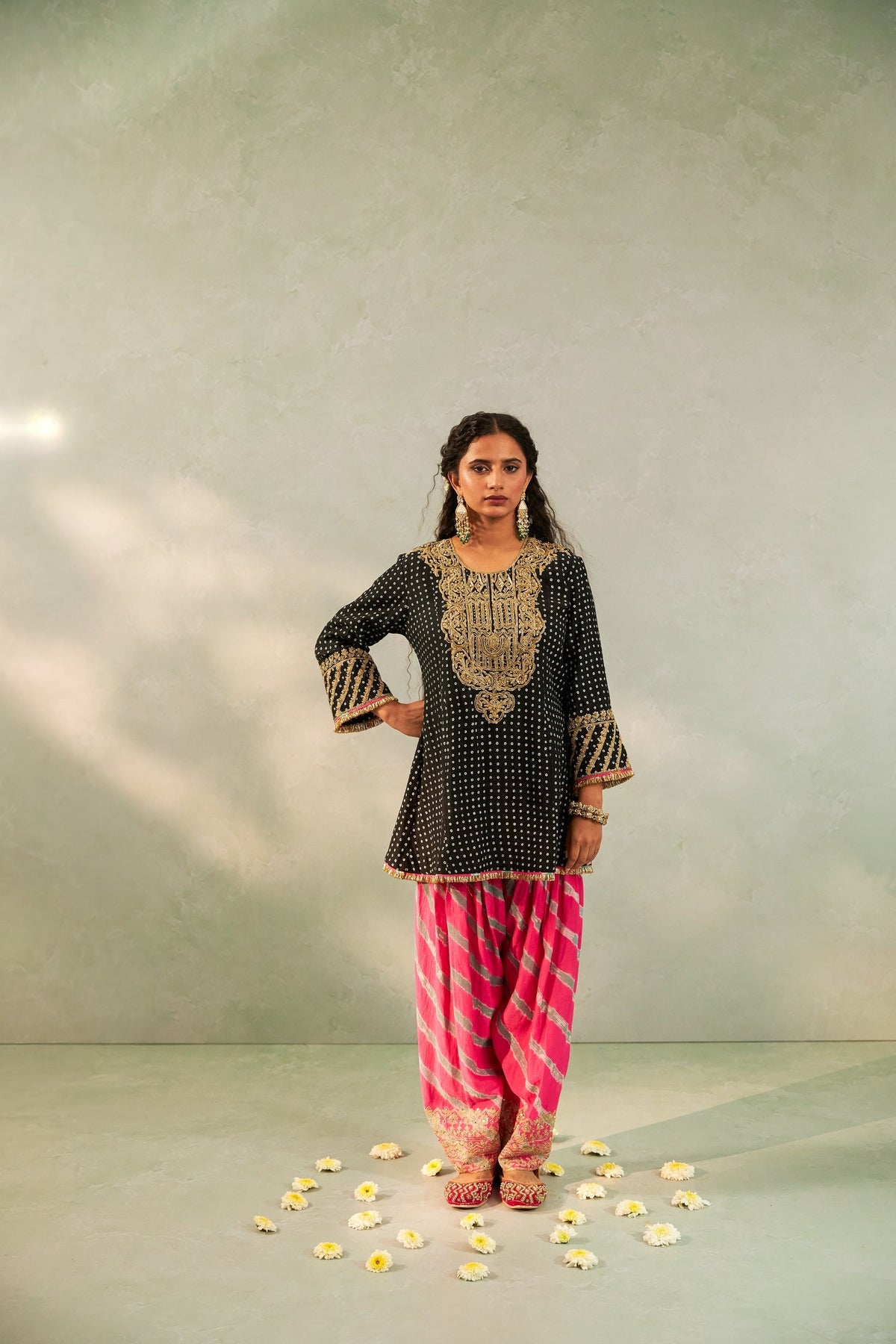 Kaali Rangili Embroidered Kurta Set- Set of 2 - CiceroniKurta Set, Festive WearPants and Pajamas