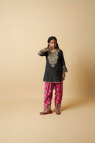 Kaali Rangili Embroidered Kurta Set- Set of 3 - CiceroniKurta Set, Festive WearPants and Pajamas