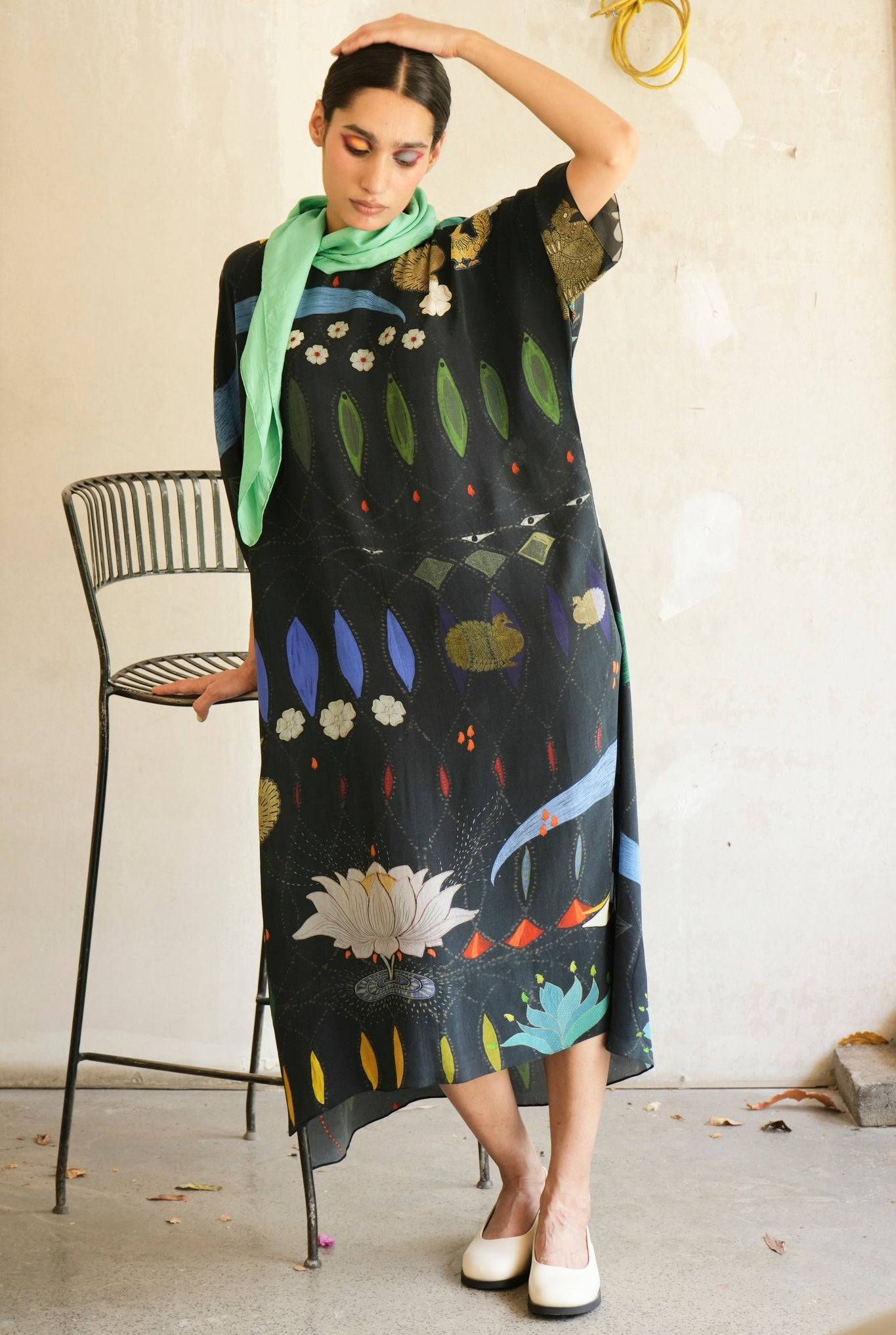 Kaftaan Dress In Chetti Black Crepe - CiceroniDressesNIKYTA