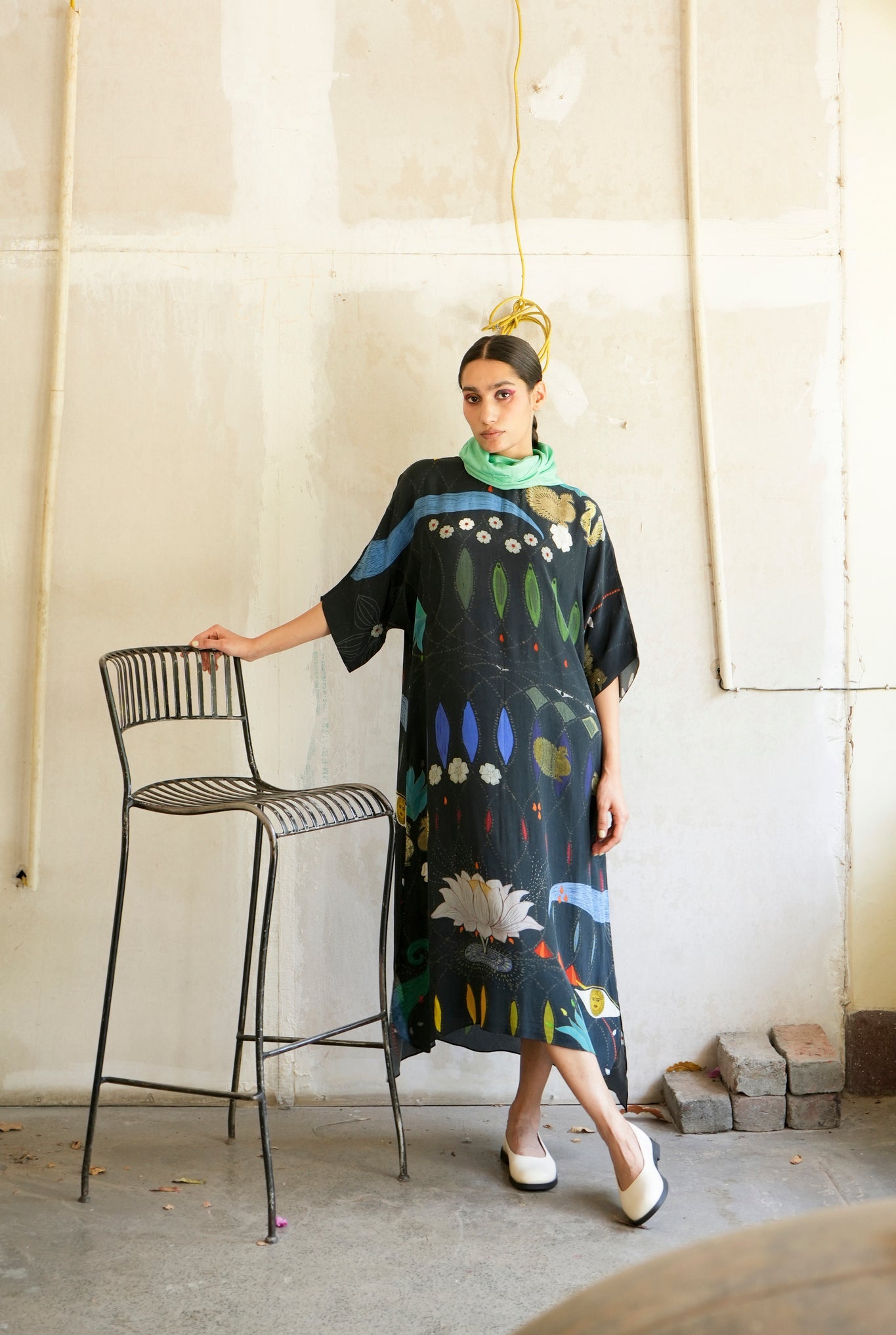 Kaftaan Dress In Chetti Black Crepe - CiceroniDressesNIKYTA