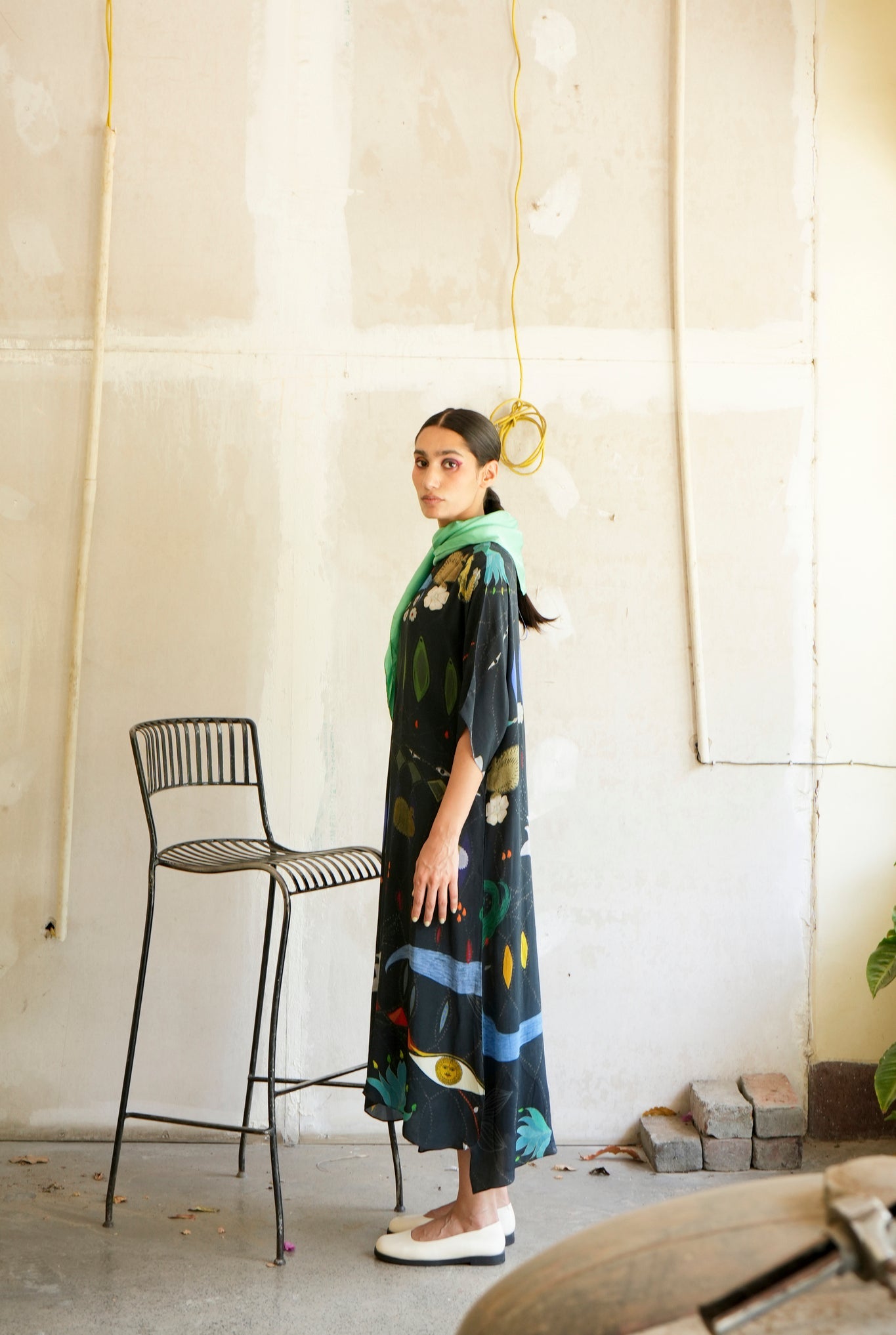 Kaftaan Dress In Chetti Black Crepe - CiceroniDressesNIKYTA