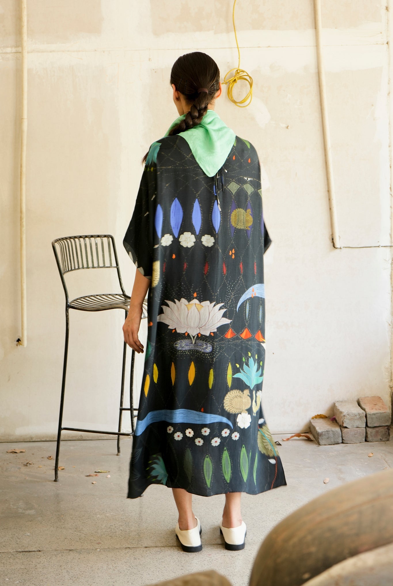 Kaftaan Dress In Chetti Black Crepe - CiceroniDressesNIKYTA