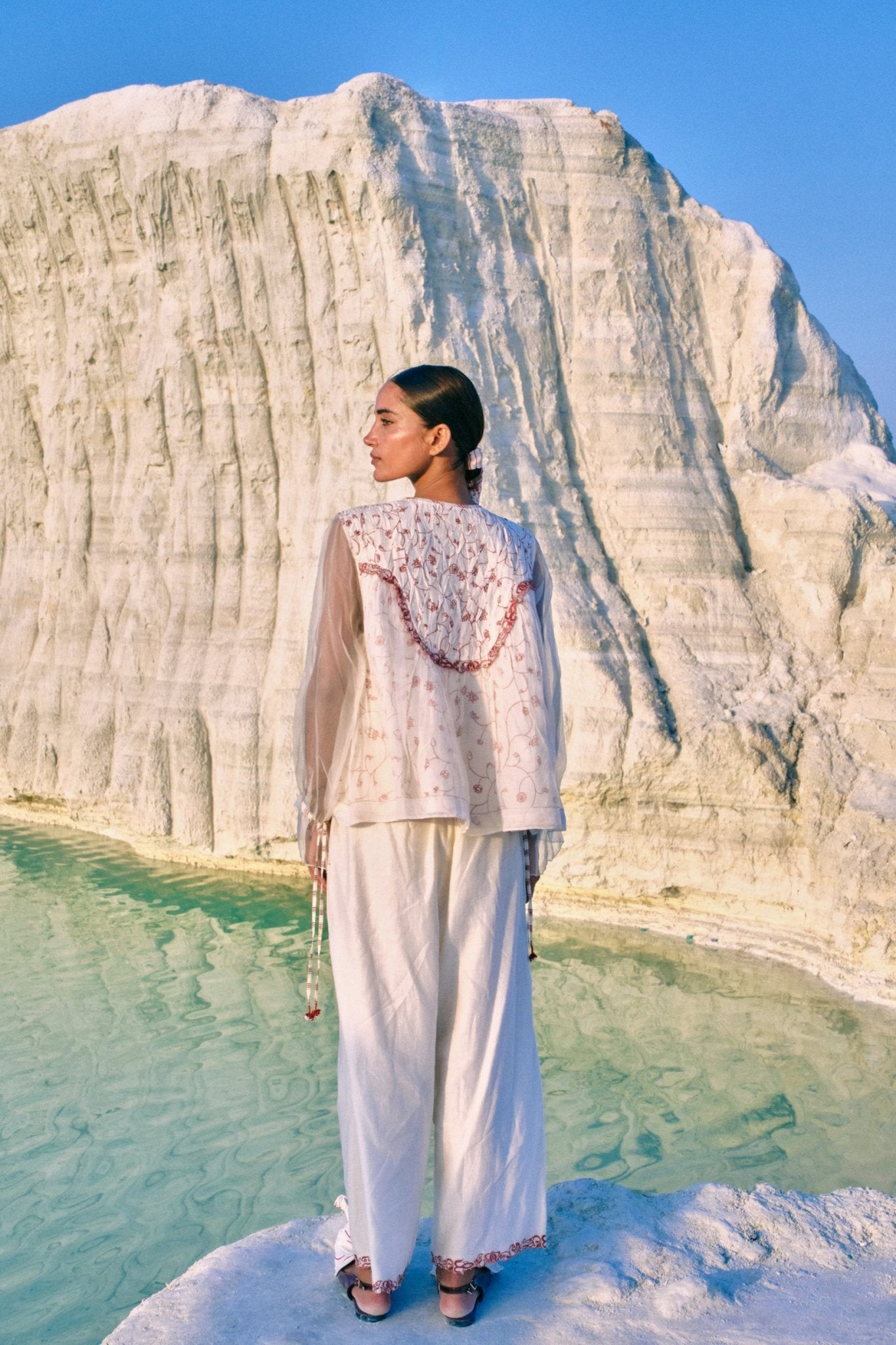 Khin Yoke Top - CiceroniTopsAhmev