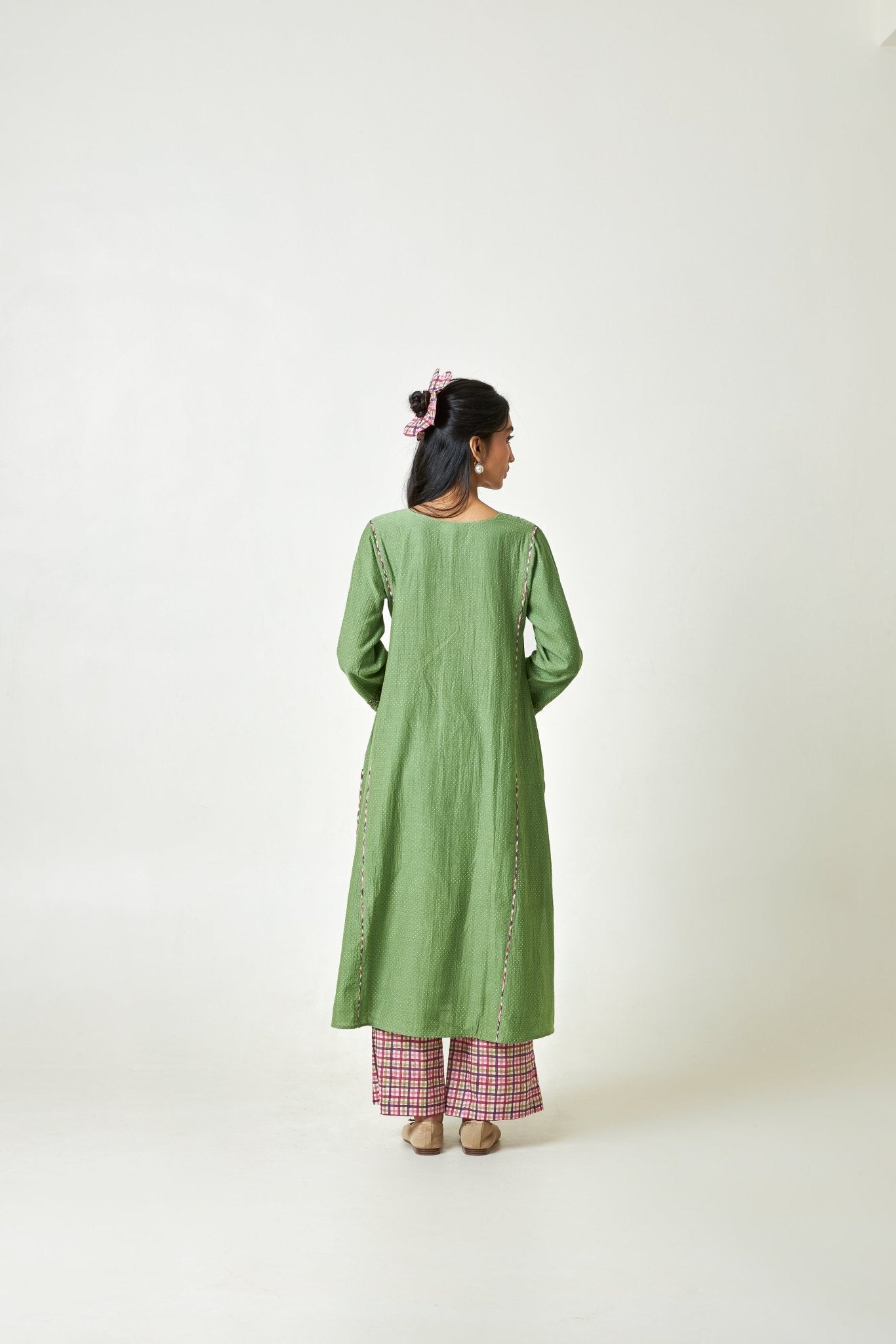Kiwi Mist Embroidered Kurta Set with Dupatta - CiceroniKurta SetPants and Pajamas