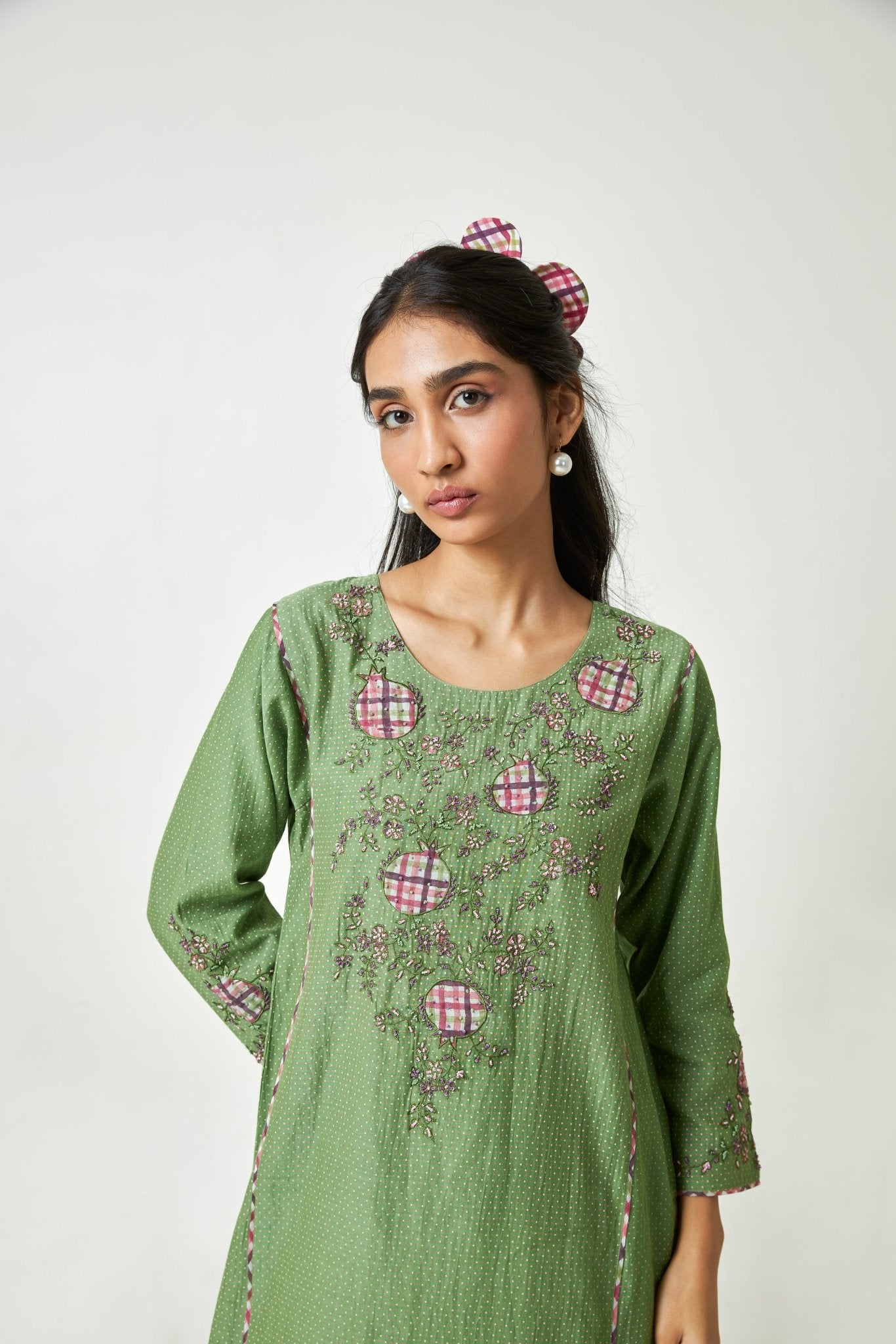 Kiwi Mist Embroidered Kurta Set - CiceroniKurta SetPants and Pajamas