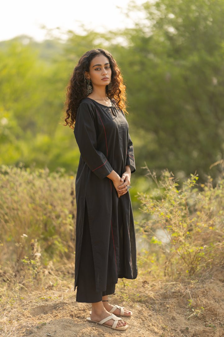 Kuro Kurta Set with Dupatta - CiceroniKurta Set, Everyday WearMaidaan