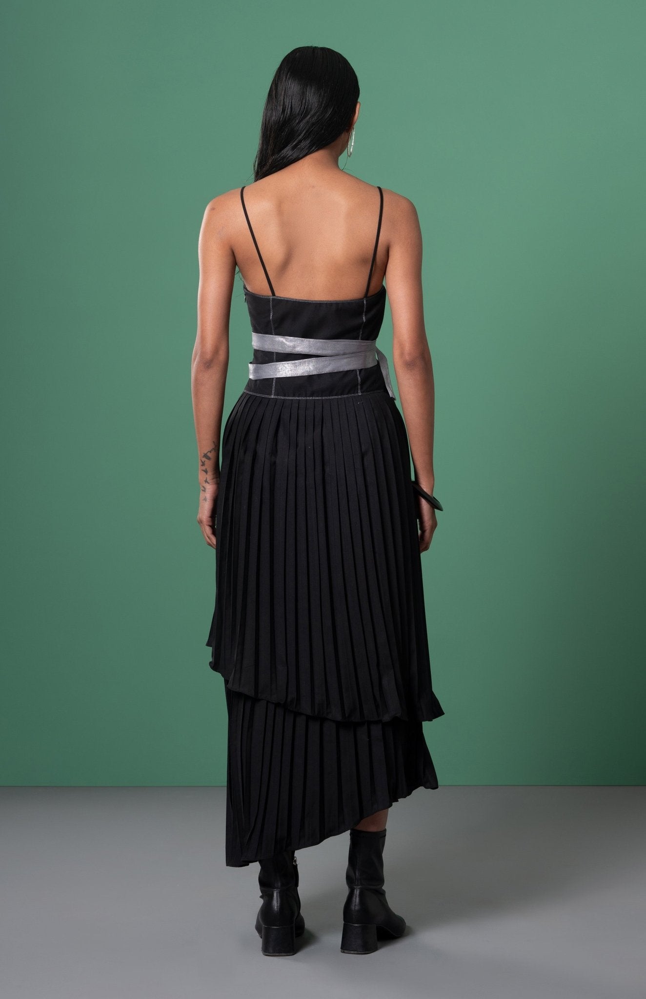 Kuro Pleated Dress - CiceroniDressesAdvait