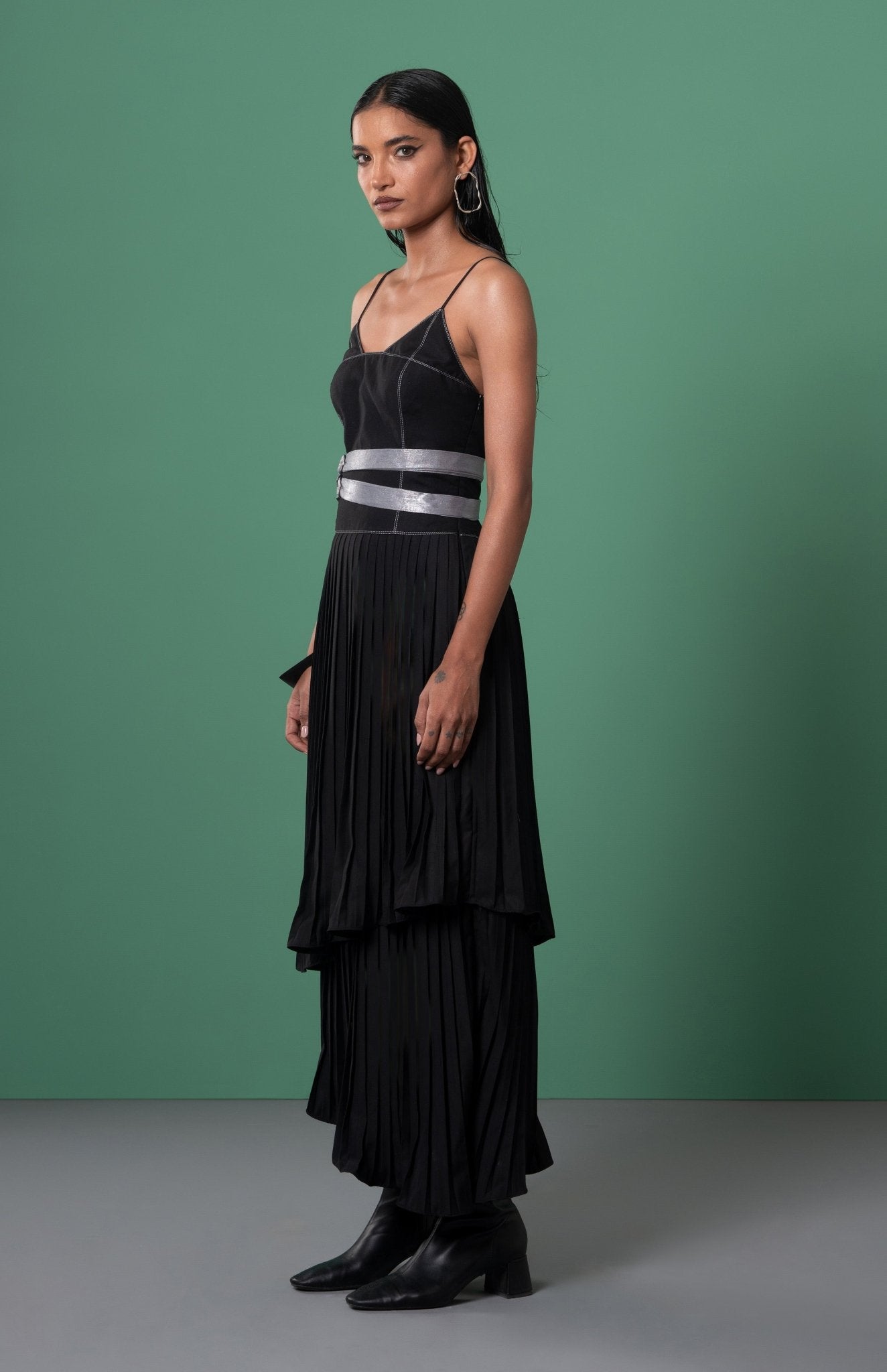 Kuro Pleated Dress - CiceroniDressesAdvait