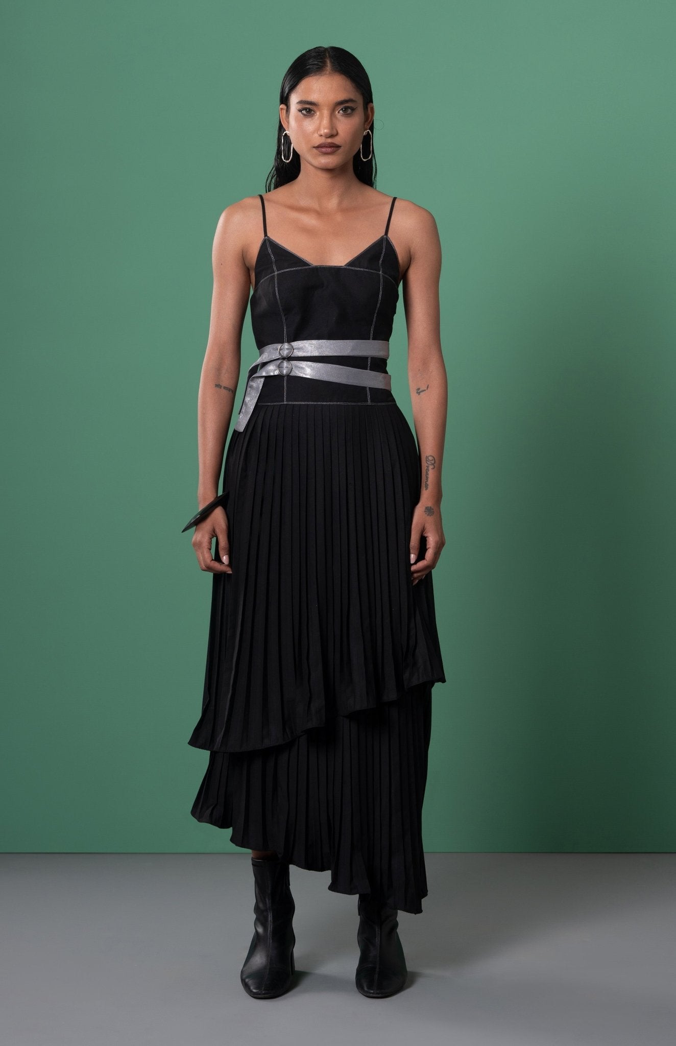 Kuro Pleated Dress - CiceroniDressesAdvait