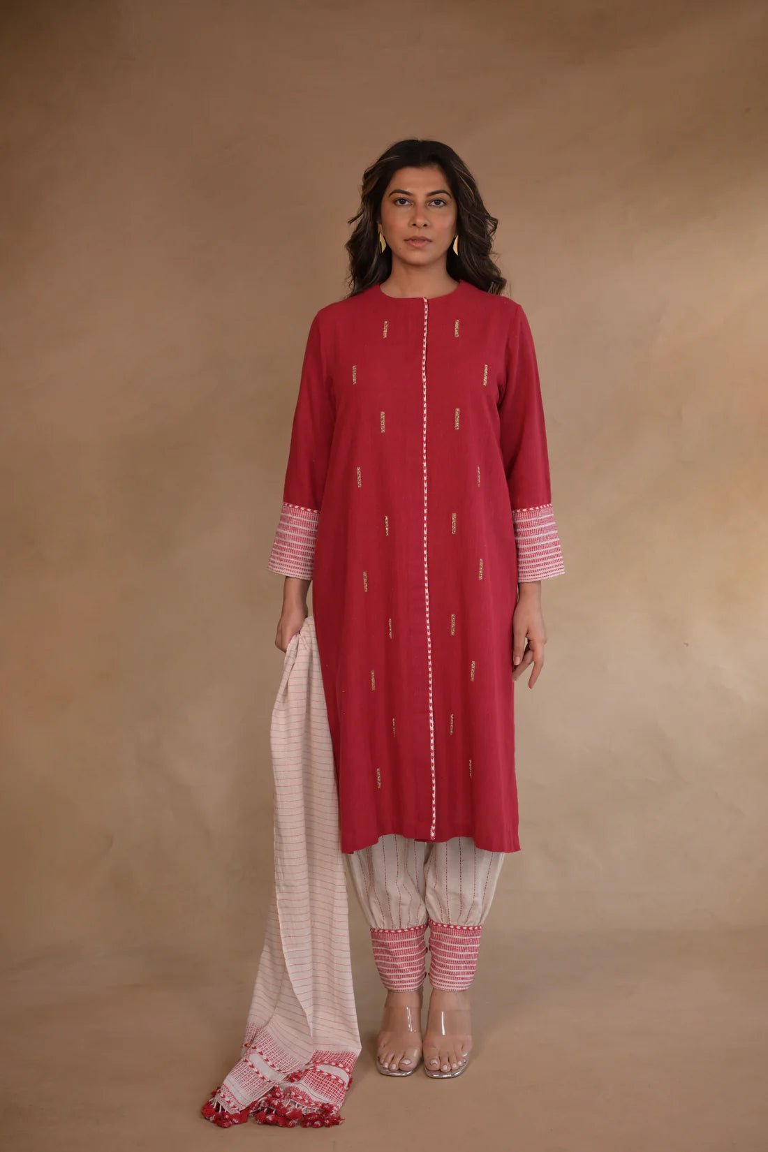 Kurta, with focus weaving details and hand embroidery - CiceroniKurta Set, Everyday WearRang by Rajvi
