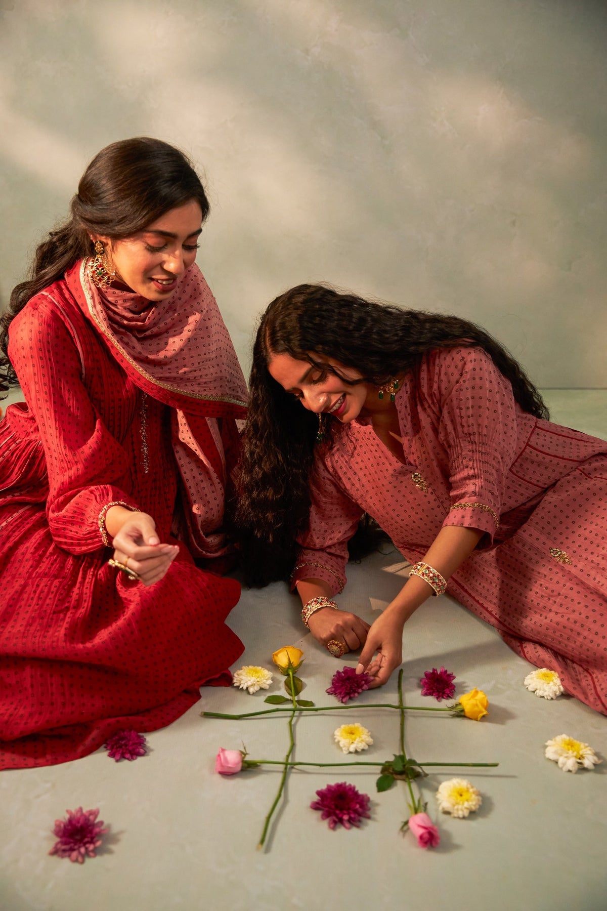 Laal Gulal Embroidered Kurta Set- Set of 3 - CiceroniKurta Set, Festive WearPants and Pajamas